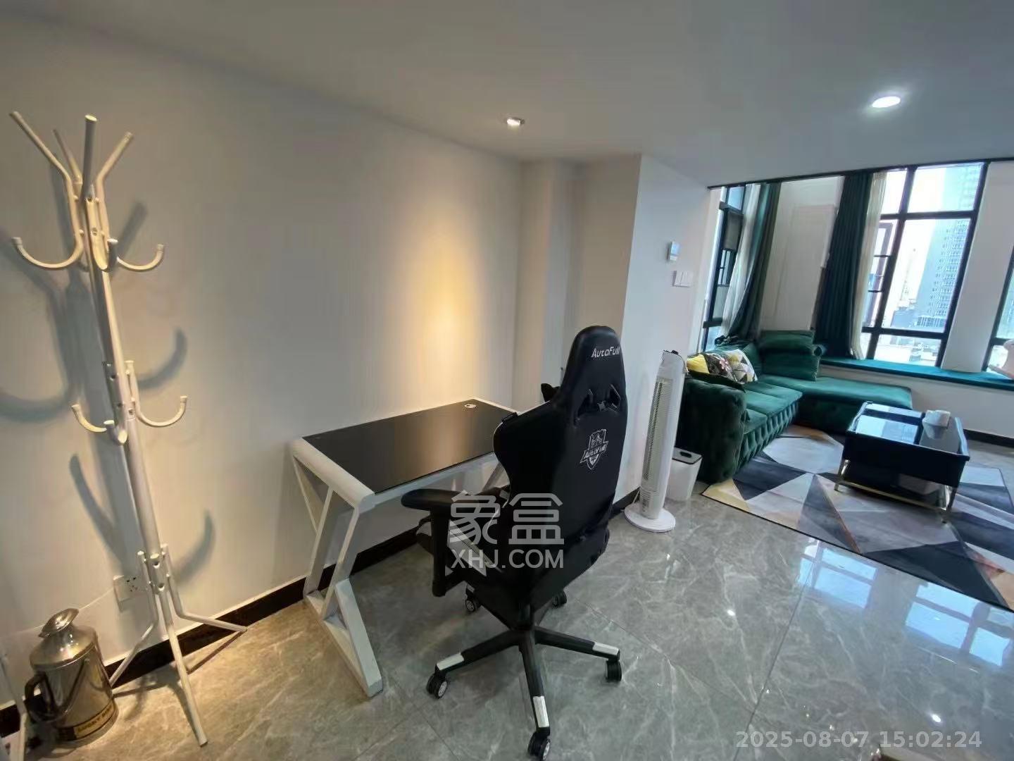 荣悦台  1室1厅1卫    2200.0元/月 荣悦台  1室1厅1卫    2200.0元/月室内图