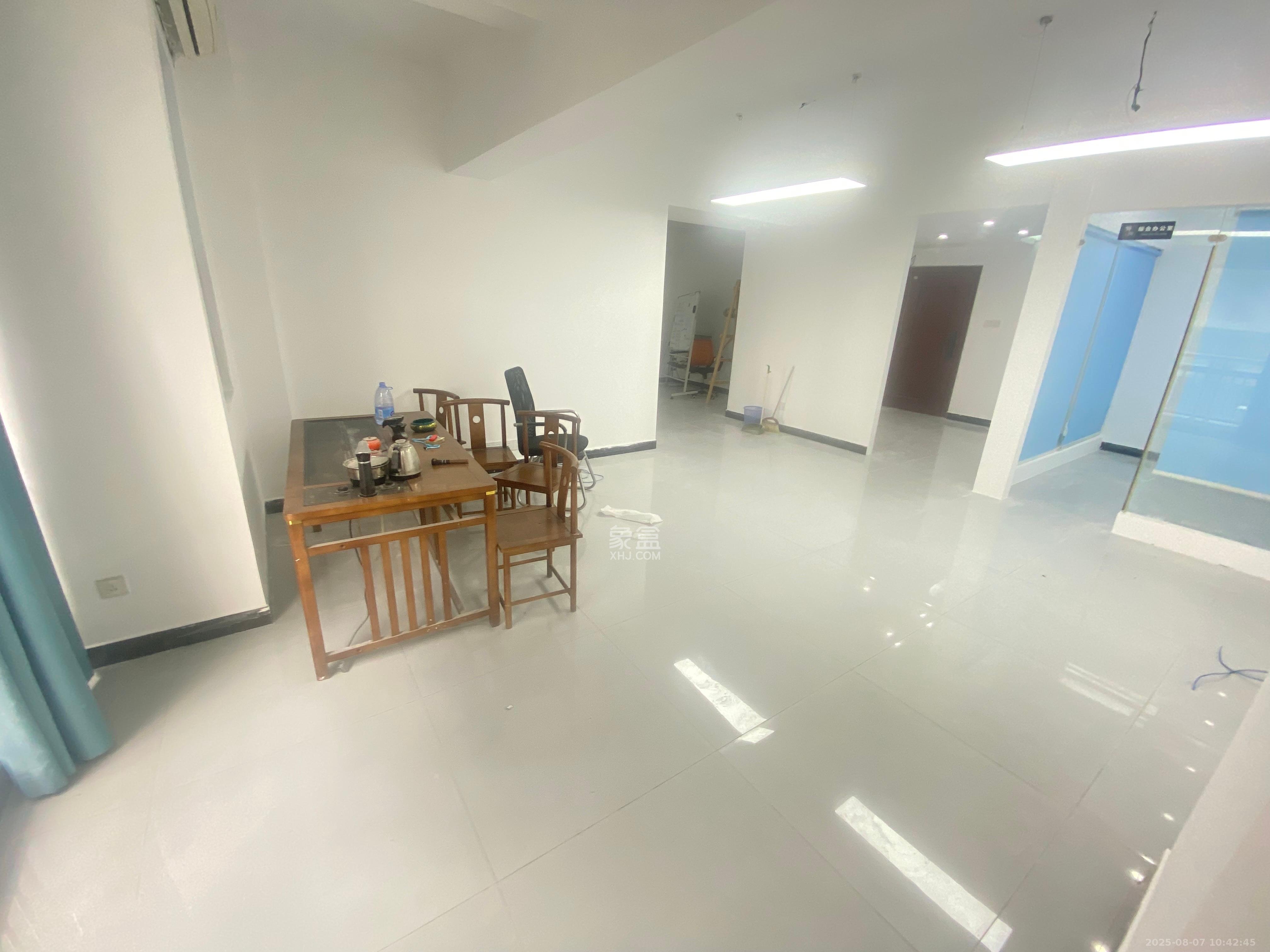 华翼府   110.0㎡      3200.0元/月室内图