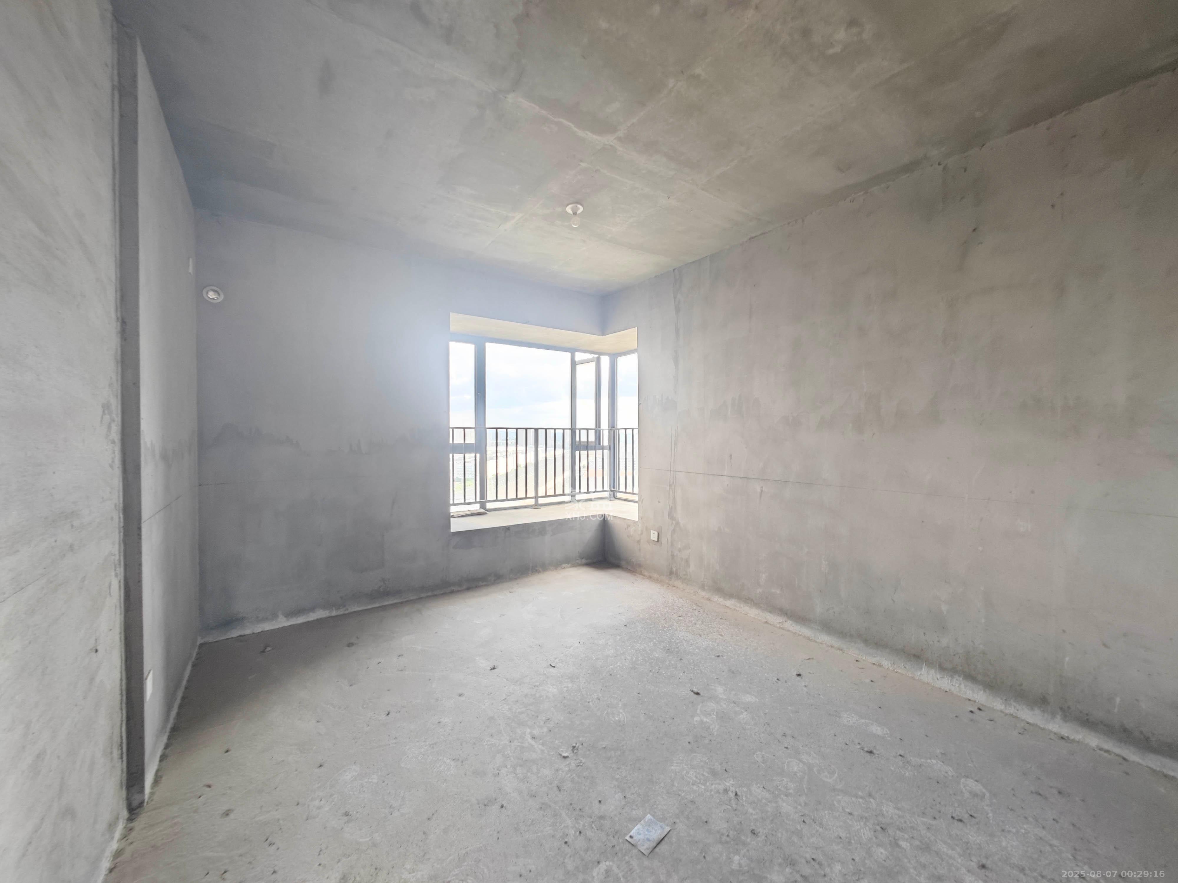 中建嘉和城  3室2厅2卫    79.8万卧室