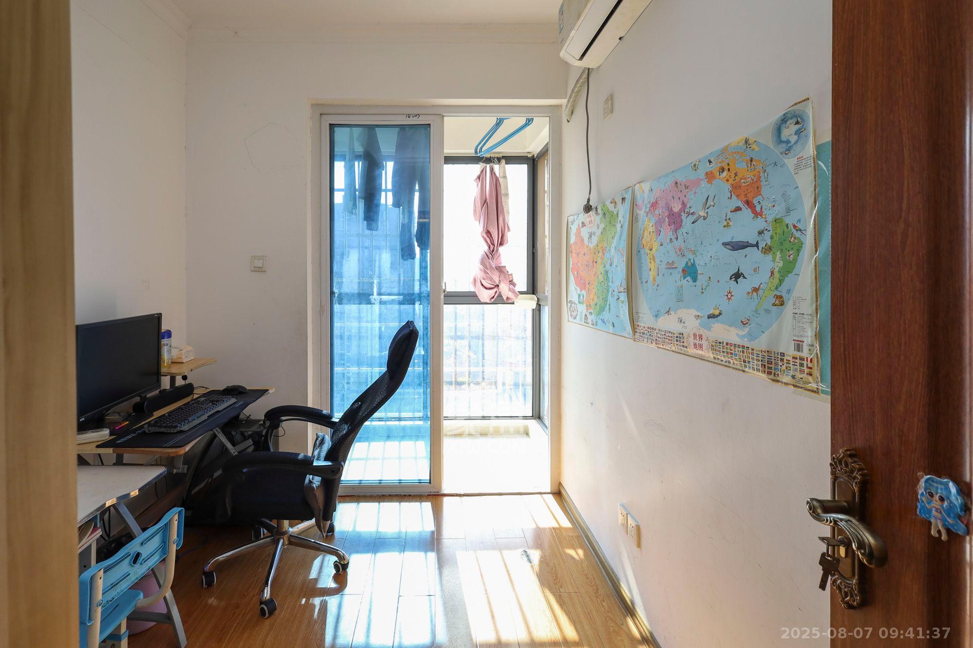 谷山庭院二期 3室1厅1卫 2200.0元/月 谷山庭院二期 3室1厅1卫 2200.0元/月室内图