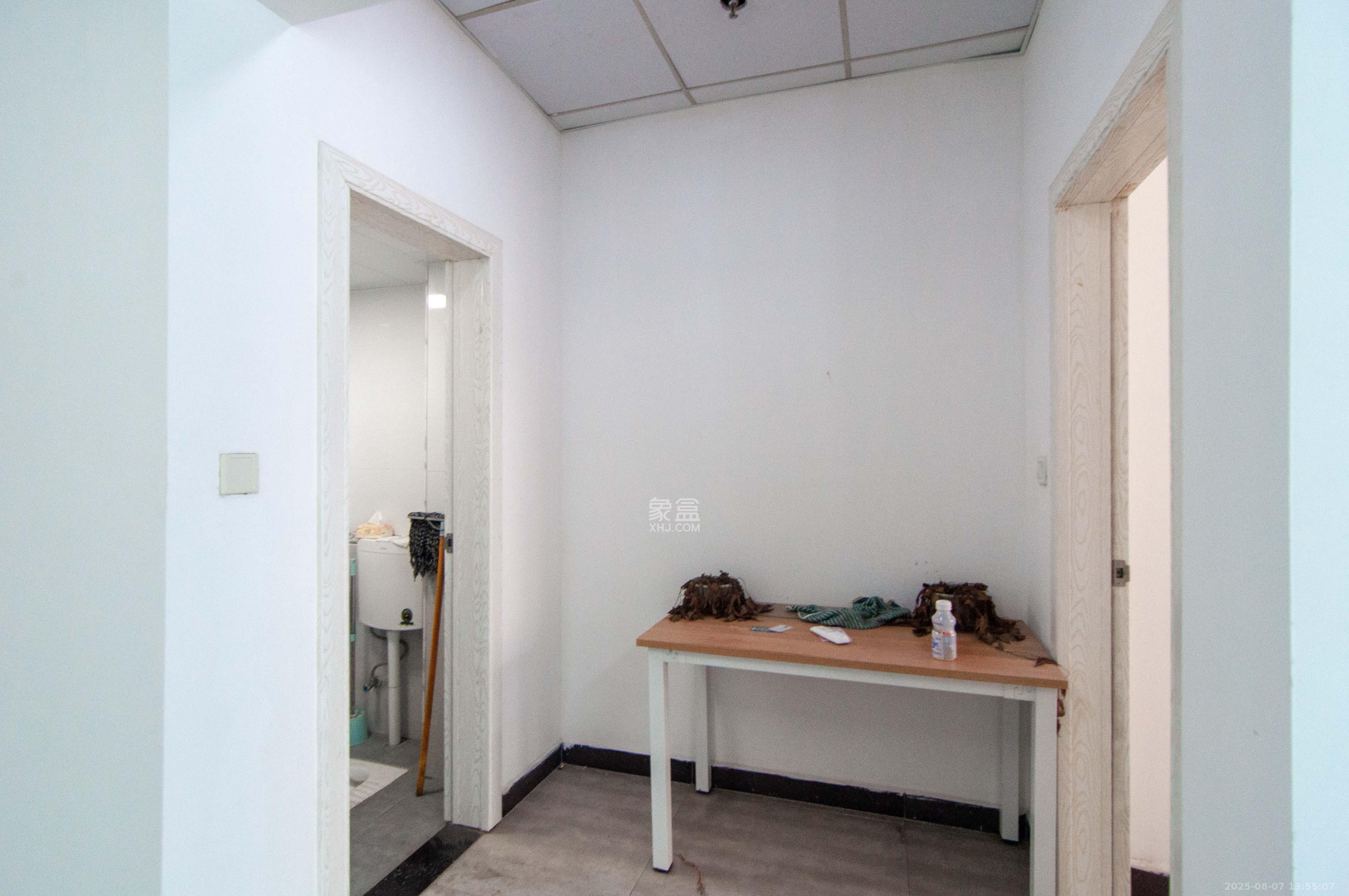 西子湖畔沃府  1室1厅1卫    55.0万 西子湖畔沃府  1室1厅1卫    55.0万其他