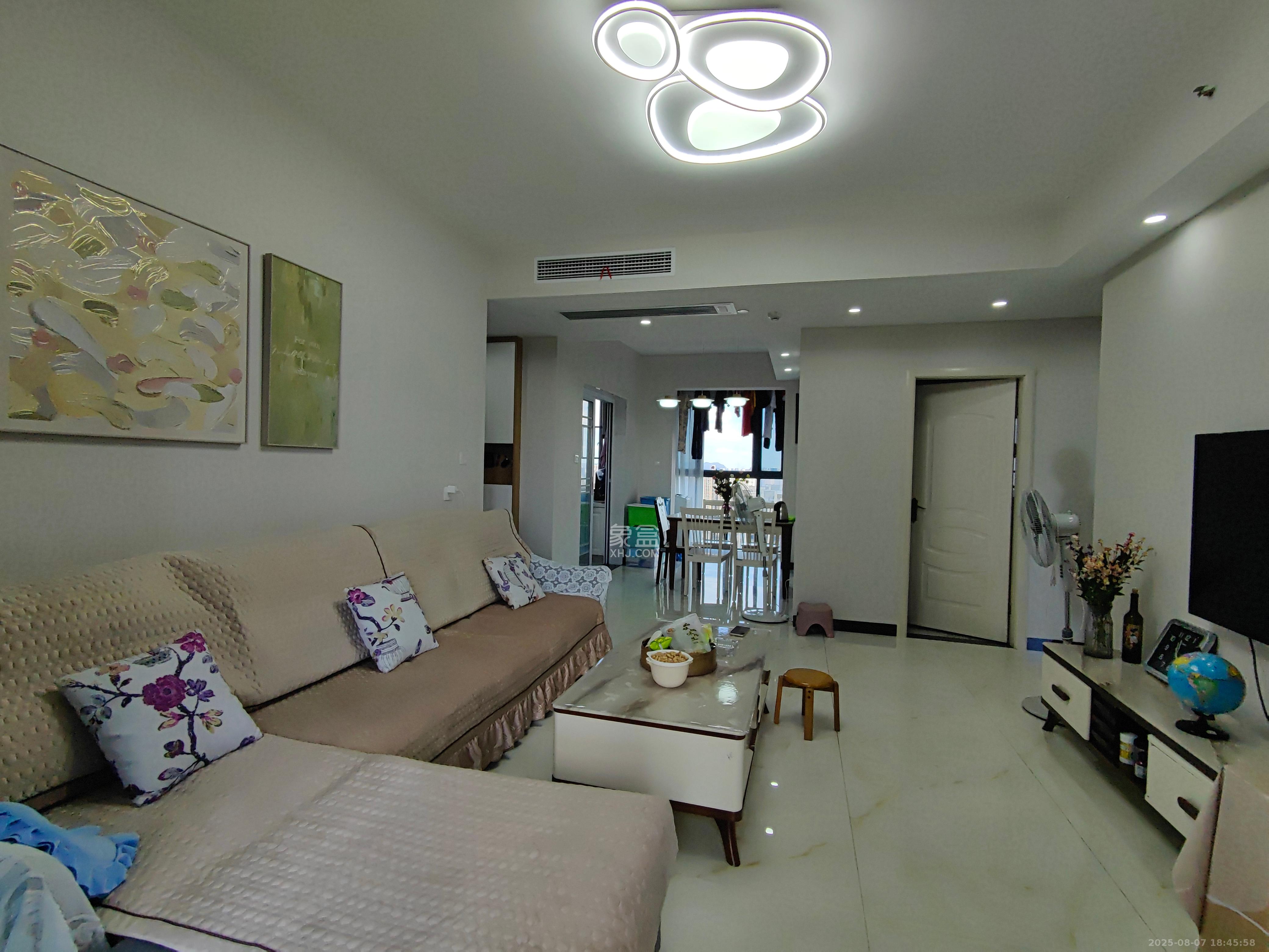 中建梅溪湖中心  3室2厅2卫   3600.00元/月室内图