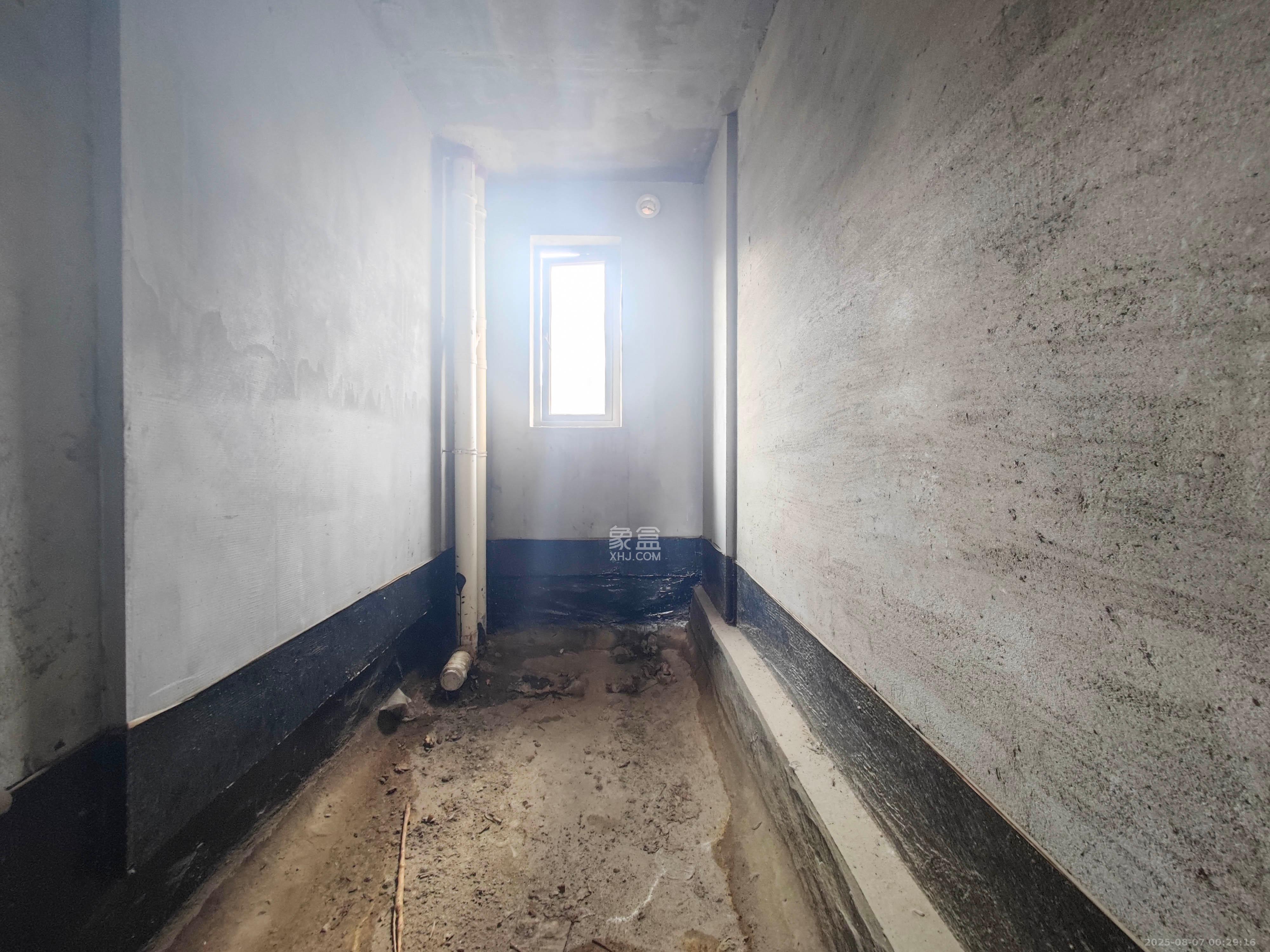 中建嘉和城  3室2厅2卫    79.8万卫生间