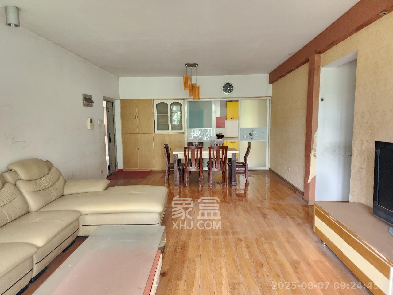 金碧文华  3室2厅2卫    2300.0元/月 金碧文华  3室2厅2卫    2300.0元/月室内图