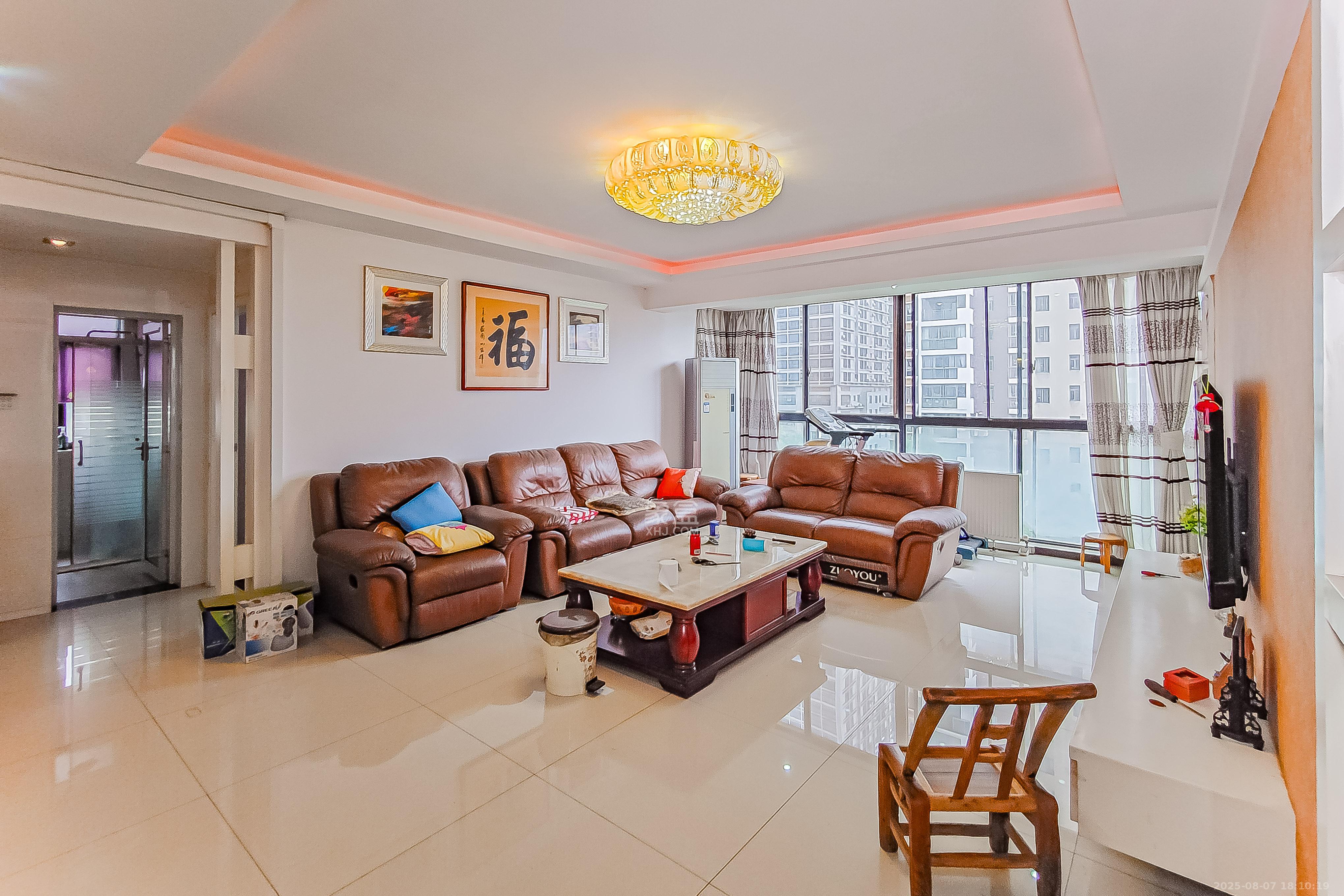 三万英尺  4室2厅2卫    162.0万 三万英尺  4室2厅2卫    162.0万