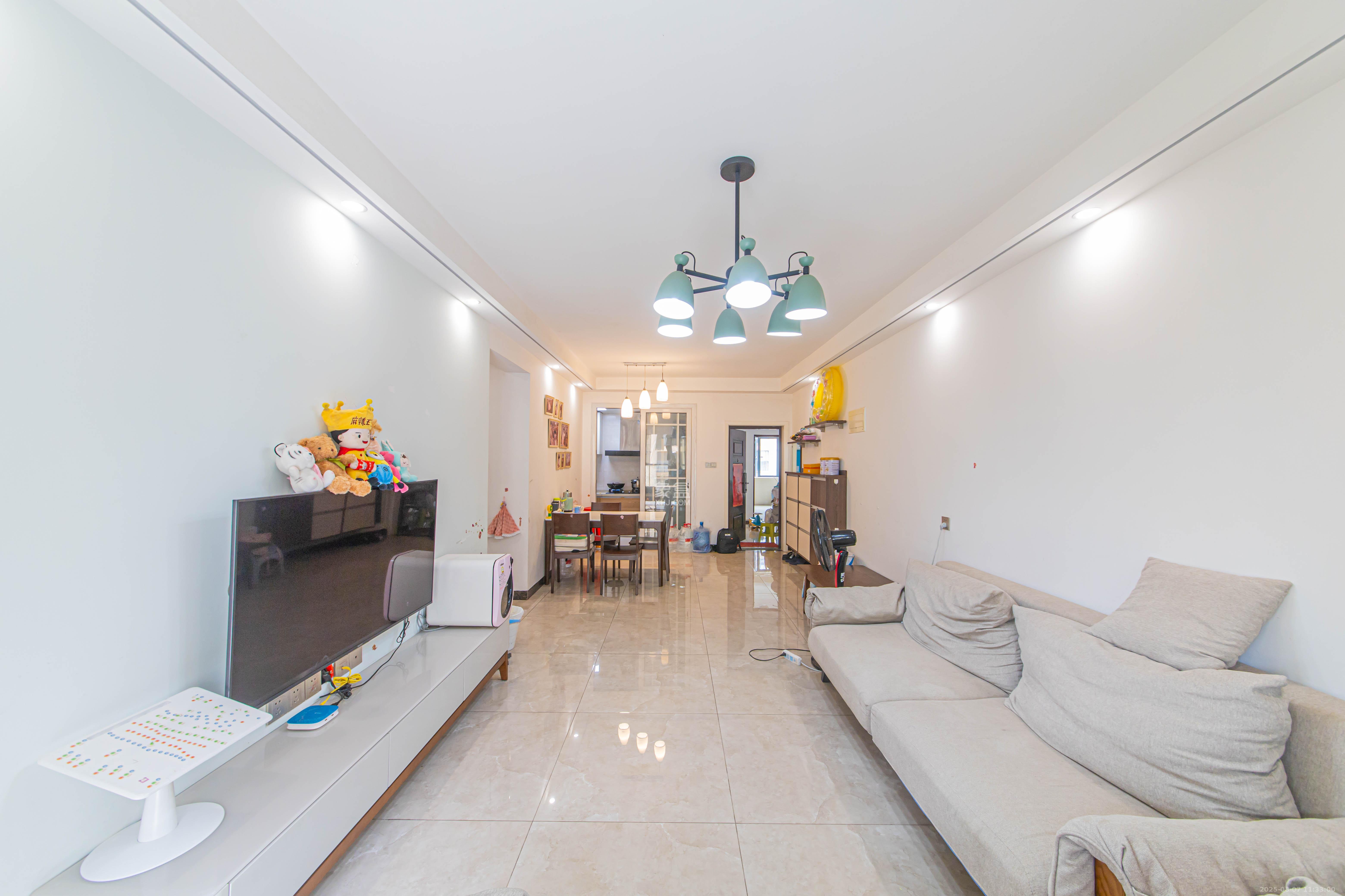 中建芙蓉嘉苑  3室2厅2卫    98.0万客厅