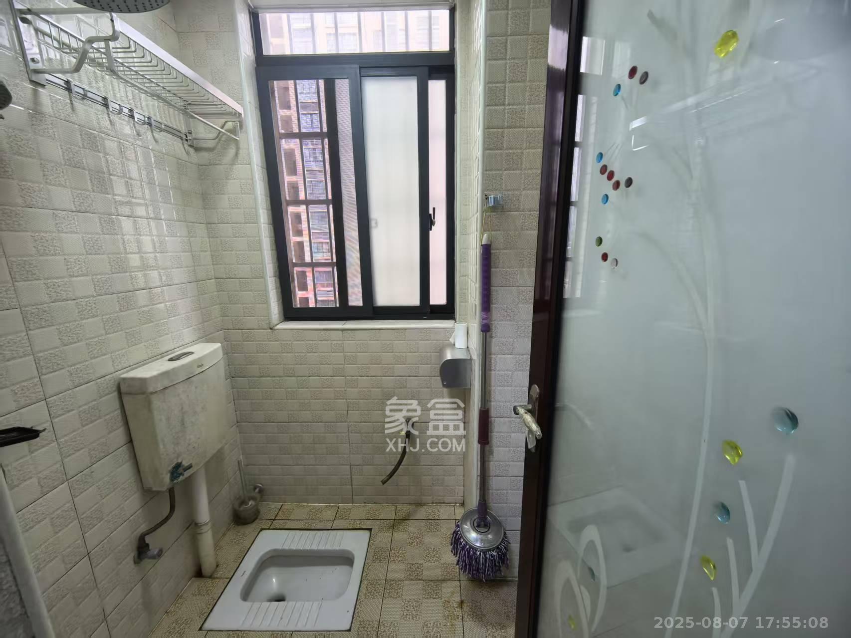 五星龙廻塘小区 3室2厅2卫 2000.0元/月 五星龙廻塘小区 3室2厅2卫 2000.0元/月室内图