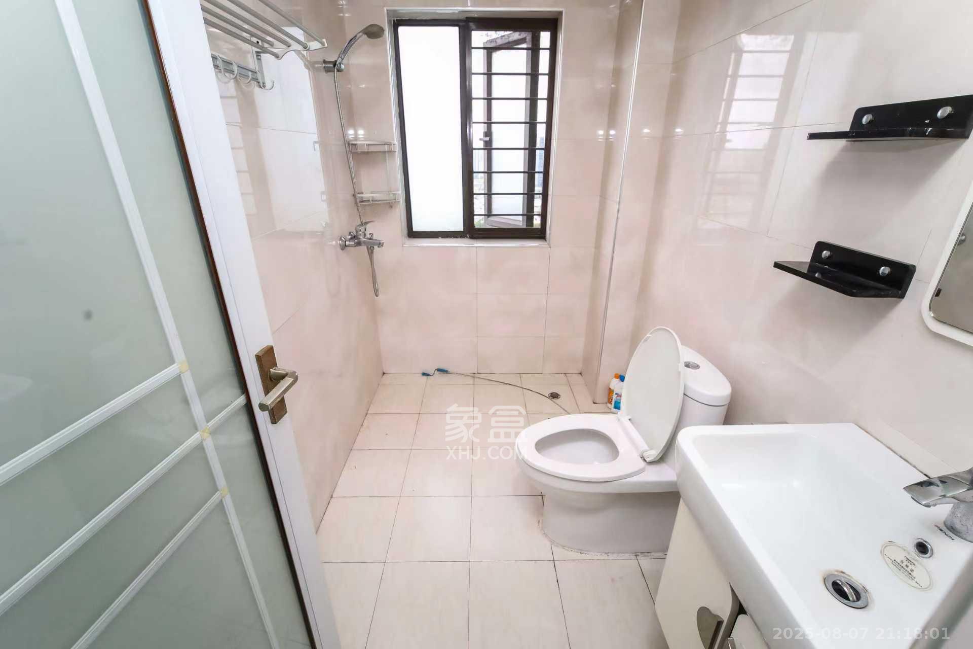 万象凯旋湾  3室2厅2卫   3200.00元/月室内图