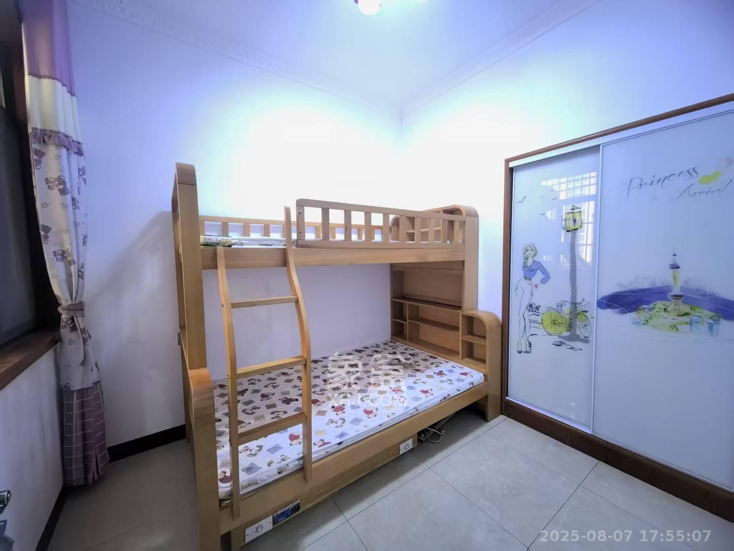 五星龙廻塘小区  3室2厅2卫    2000.0元/月室内图