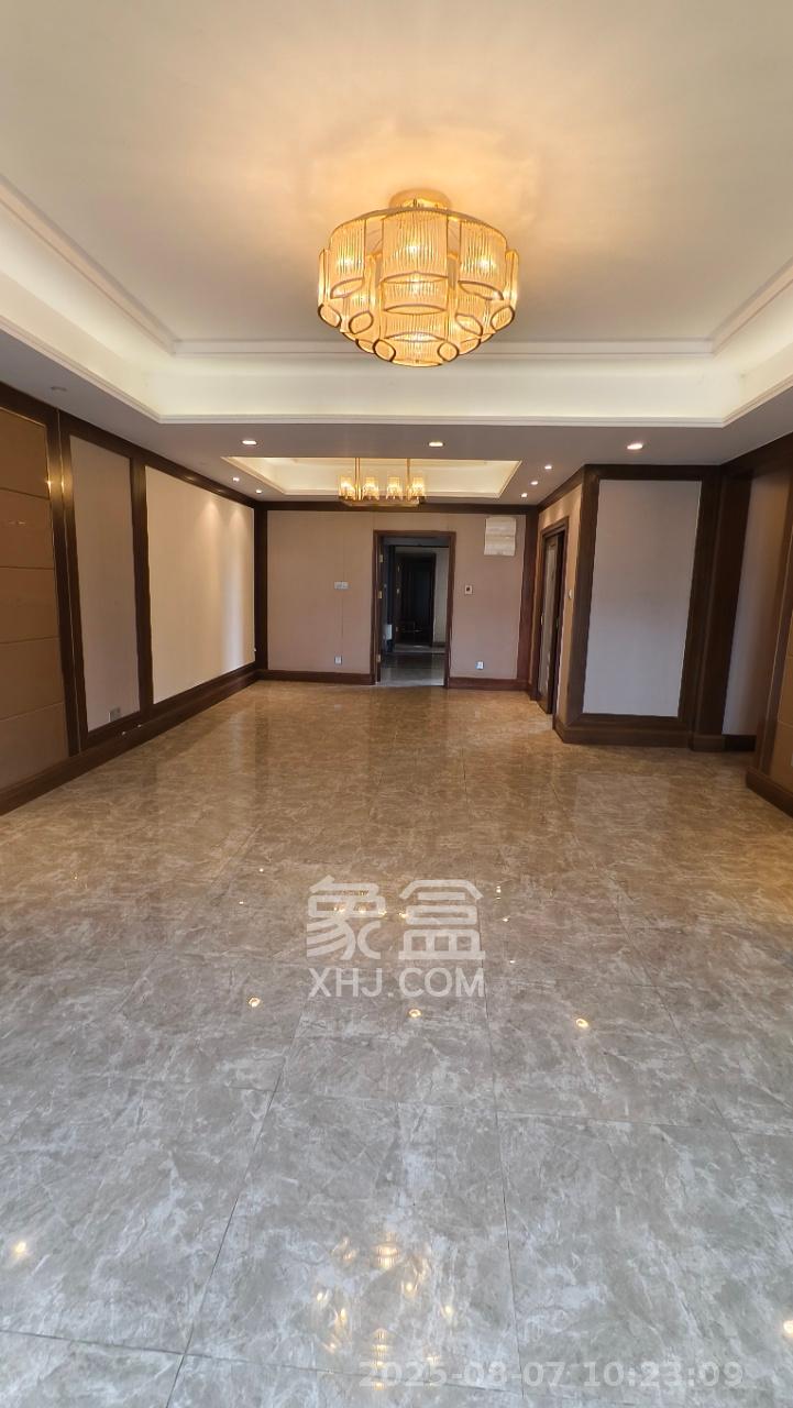 恒大御景半岛湘江苑（恒大御景半岛一期）  5室2厅3卫   6000.00元/月室内图