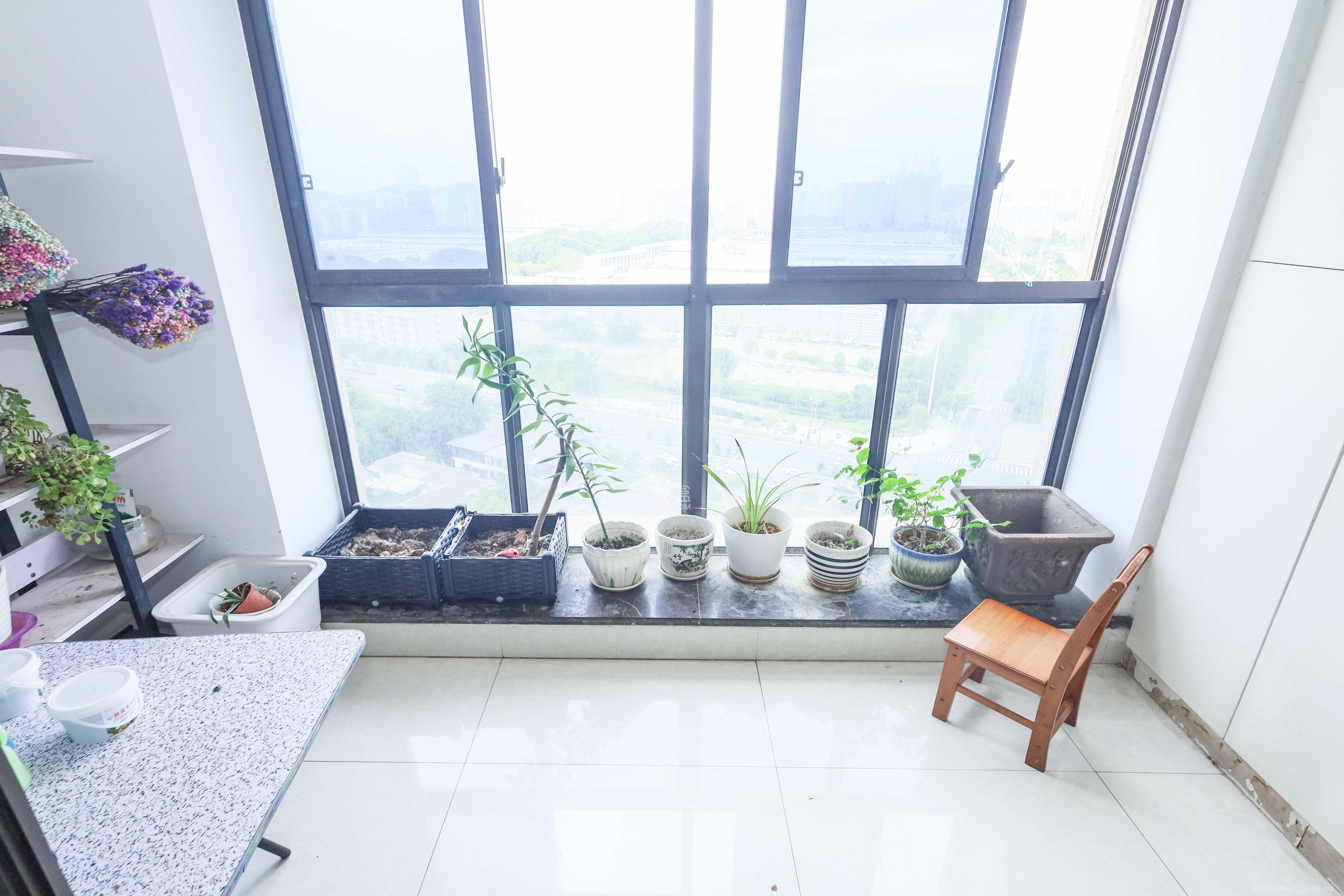 保利麓谷林语F区  3室2厅2卫    92.0万 保利麓谷林语F区  3室2厅2卫    92.0万阳台