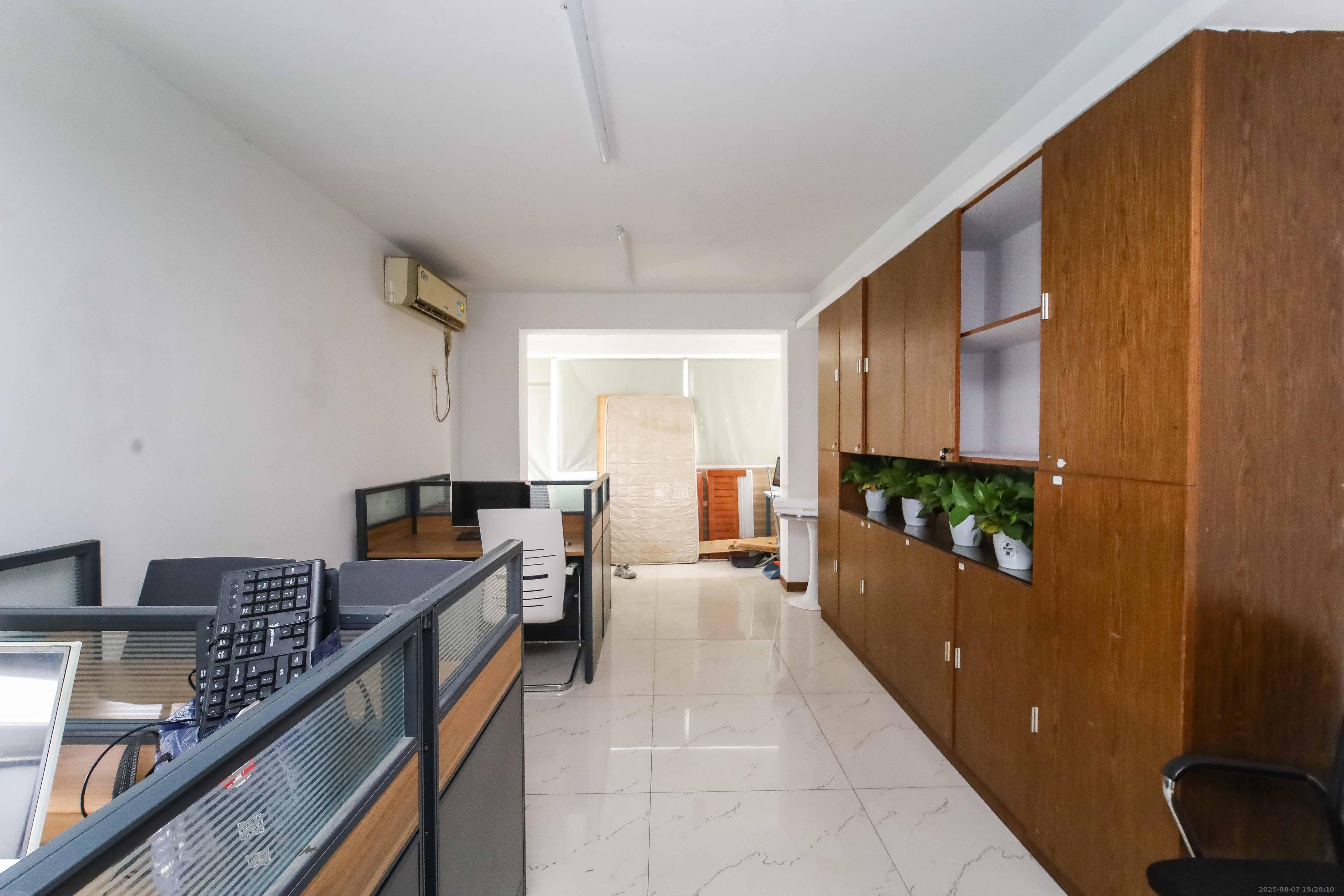 诺亚方舟大厦 4室2厅1卫 79.8万 诺亚方舟大厦 4室2厅1卫 79.8万其他