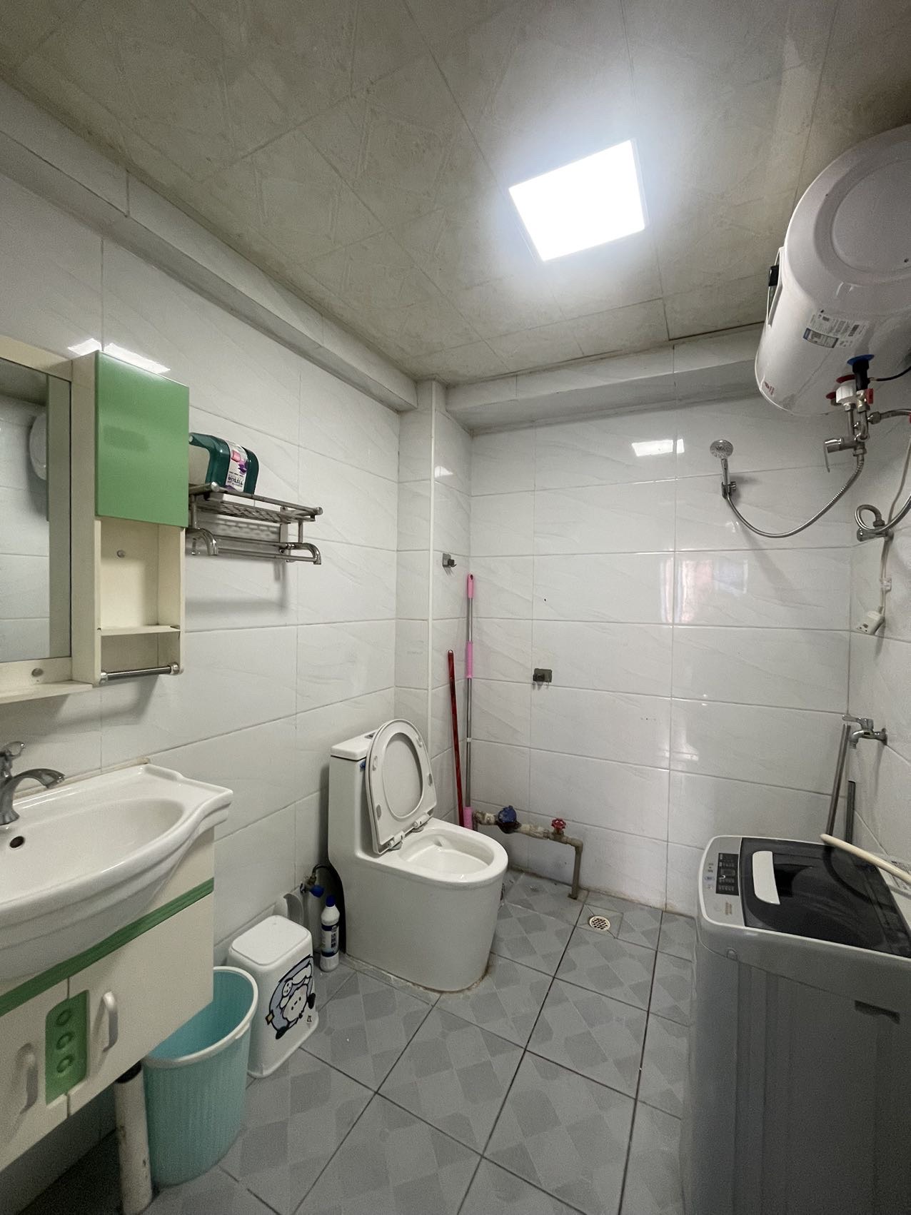 友利园 1室0厅1卫 1100.0元/月 友利园 1室0厅1卫 1100.0元/月室内图