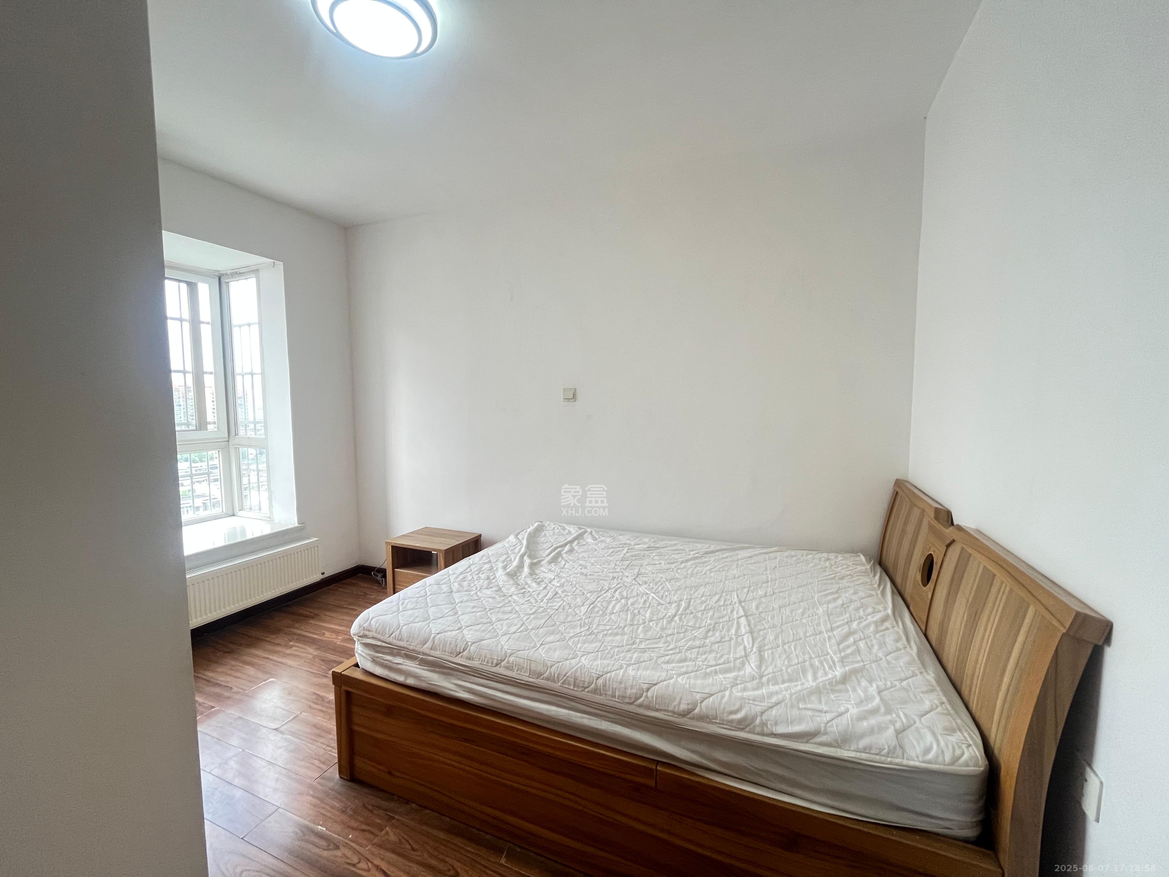 丽星景园 3室2厅1卫 2500.0元/月 丽星景园 3室2厅1卫 2500.0元/月室内图