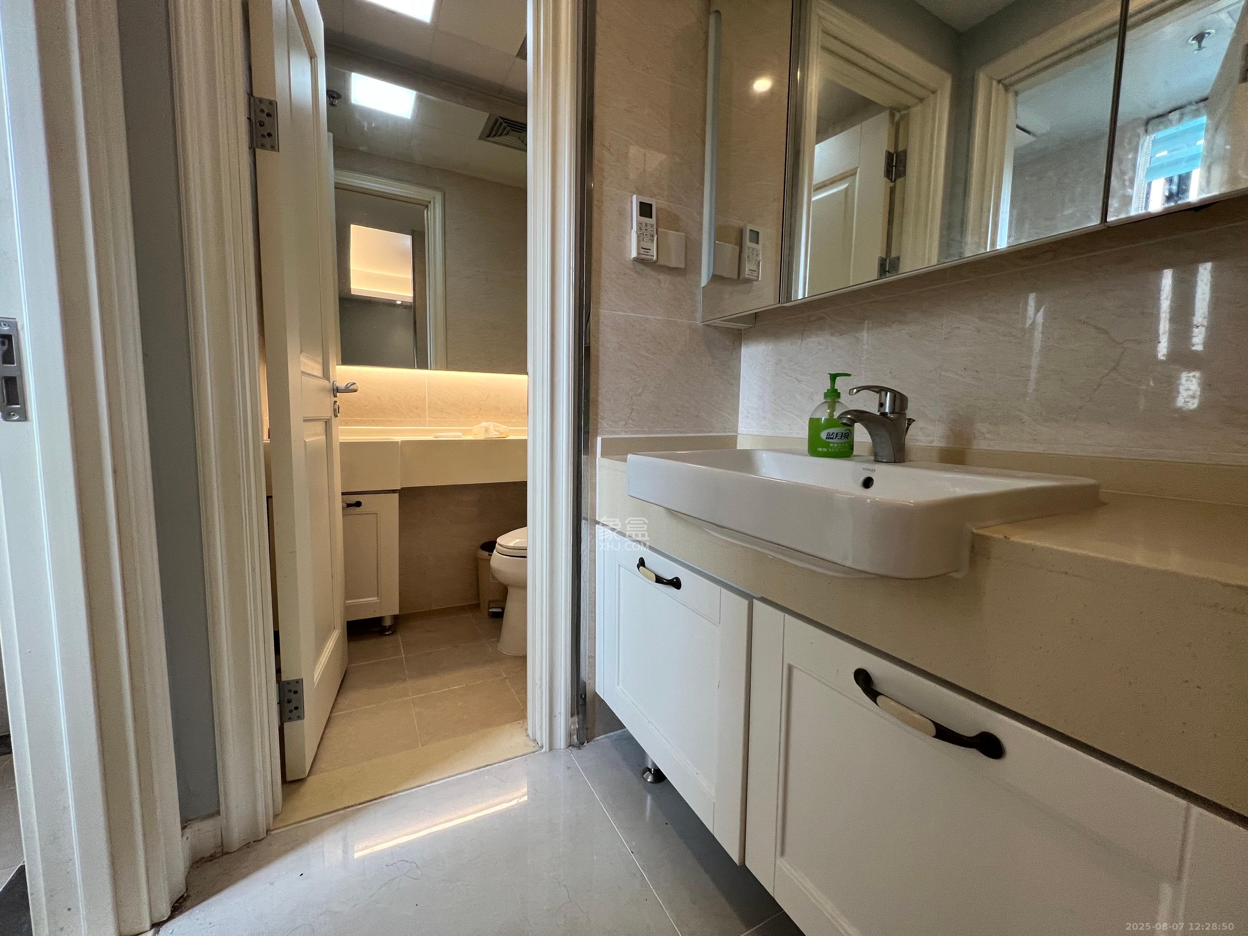 万科里金域国际  4室2厅2卫    4000.0元/月室内图