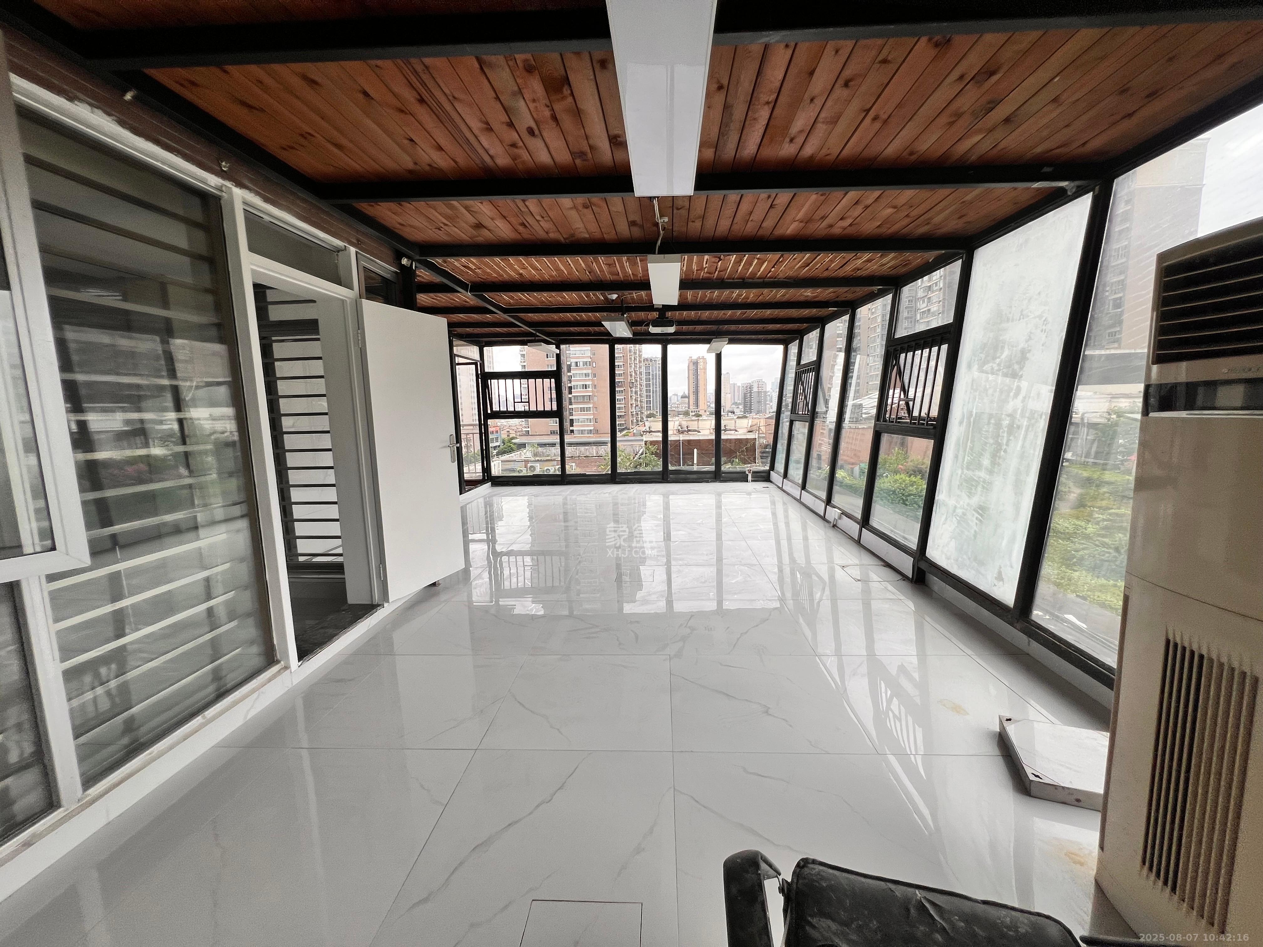 上河国际A座  6室2厅1卫    24000.0元/月室内图