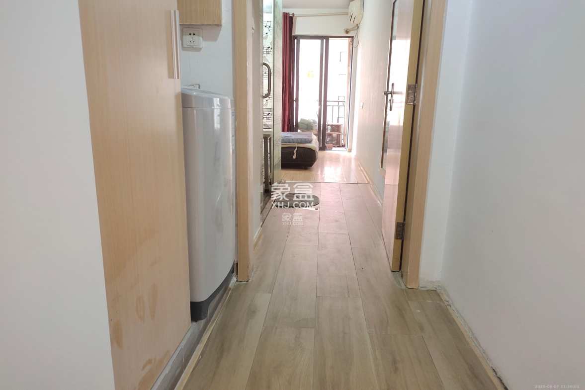 华润凤凰城一期  1室1厅1卫    1400.0元/月 华润凤凰城一期  1室1厅1卫    1400.0元/月室内图