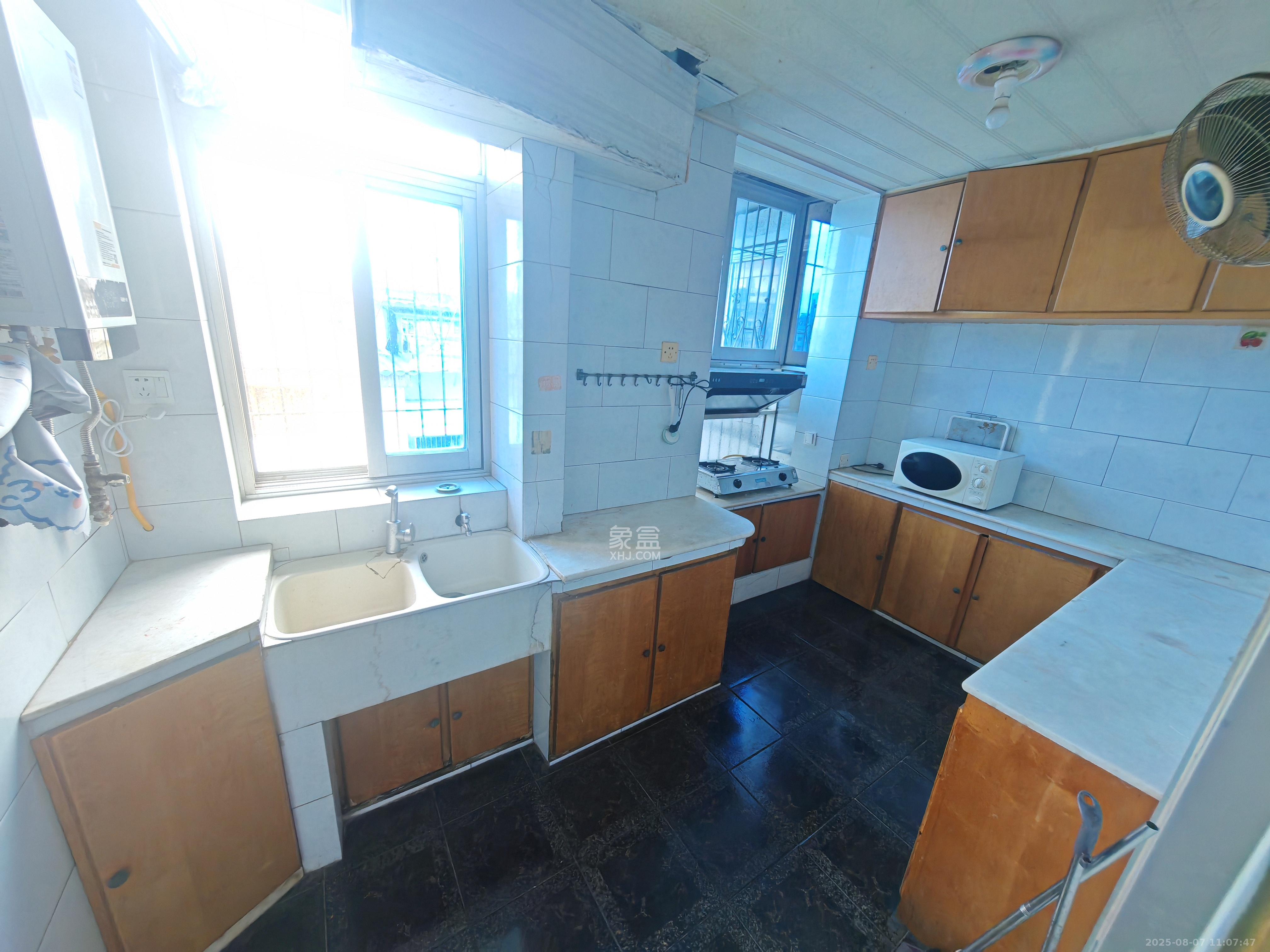 东文庙坪  2室1厅1卫    1700.0元/月室内图