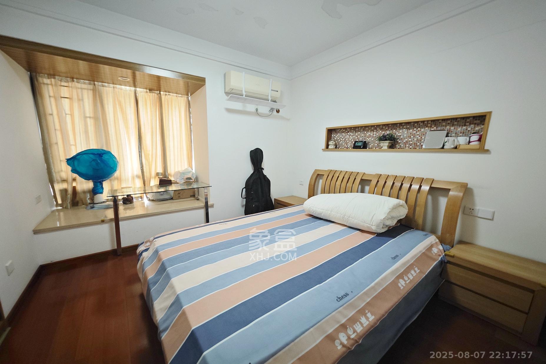 新城新世界一二三期  1室2厅2卫    98.0万 新城新世界一二三期  1室2厅2卫    98.0万卧室