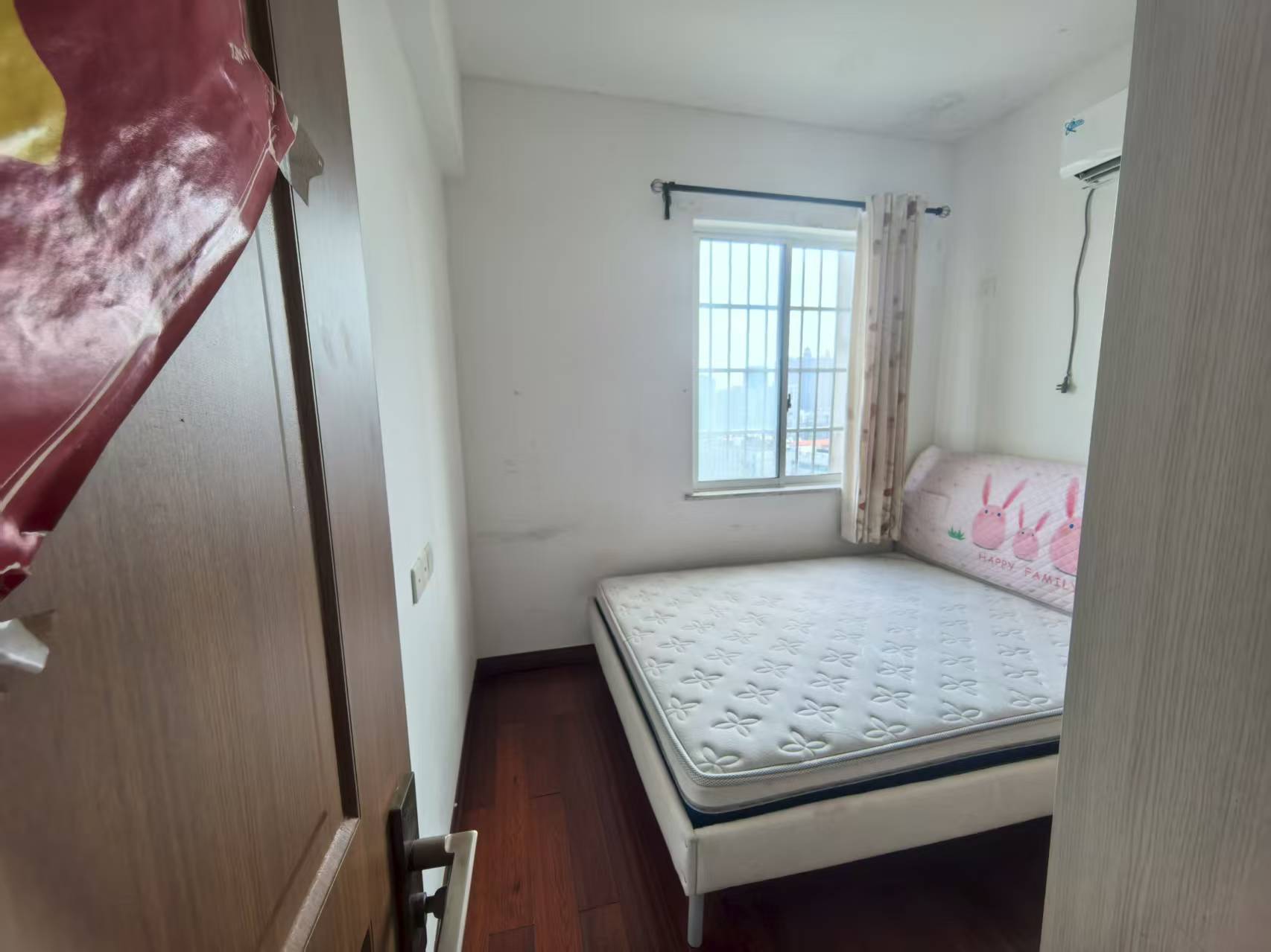 鸿泰国际 2室1厅1卫 1500.0元/月 鸿泰国际 2室1厅1卫 1500.0元/月室内图