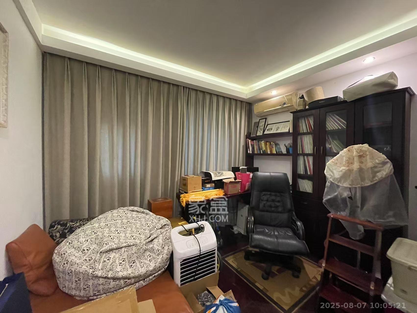 西街花园  3室2厅2卫    3000.0元/月室内图