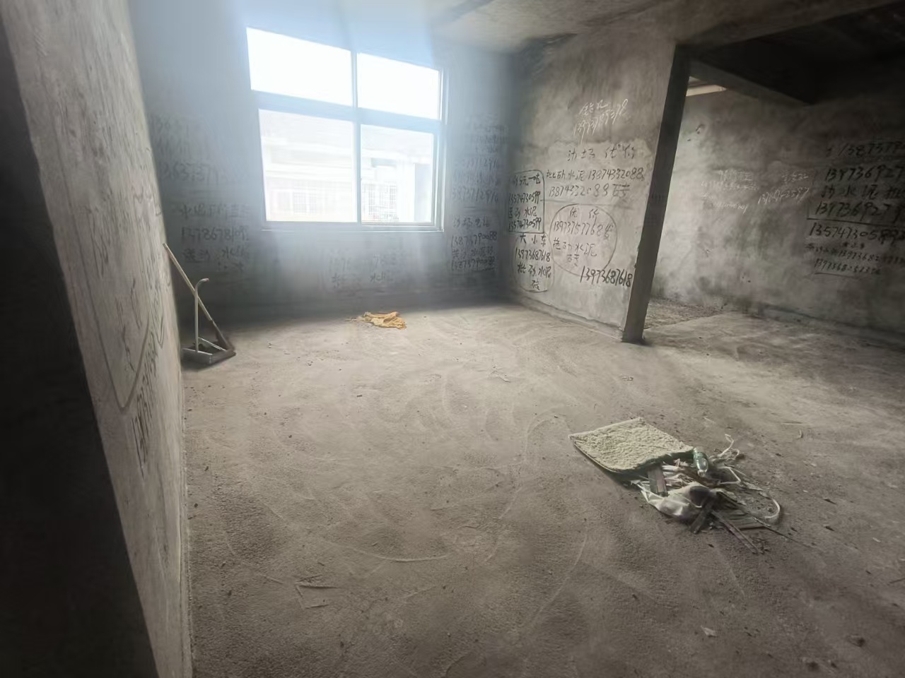 梓园社区(麻纺厂宿舍)  3室2厅1卫   26.80万室内图