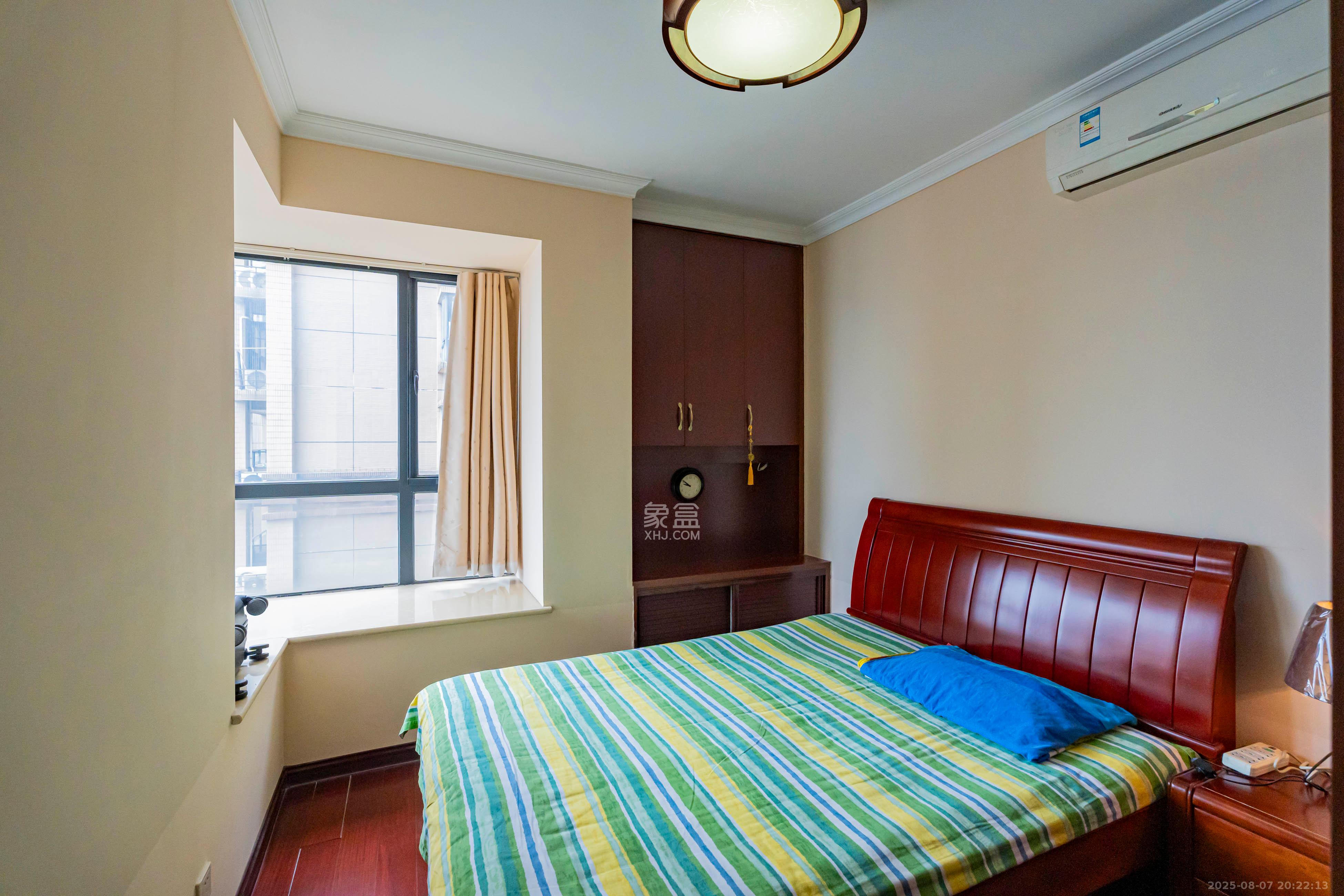 香江锦城 2室2厅1卫 110.0万 香江锦城 2室2厅1卫 110.0万卧室