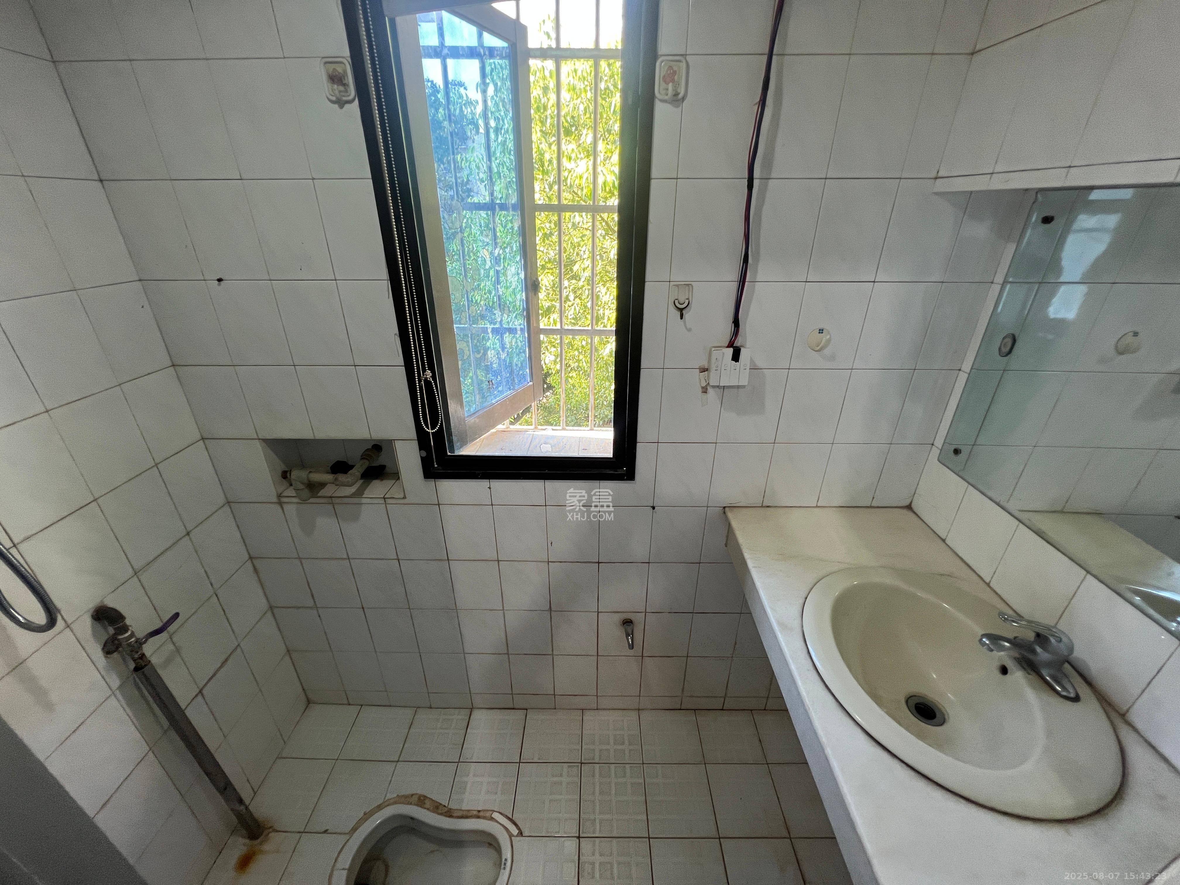 鼓风机械厂宿舍 2室1厅1卫 1200.0元/月 鼓风机械厂宿舍 2室1厅1卫 1200.0元/月室内图