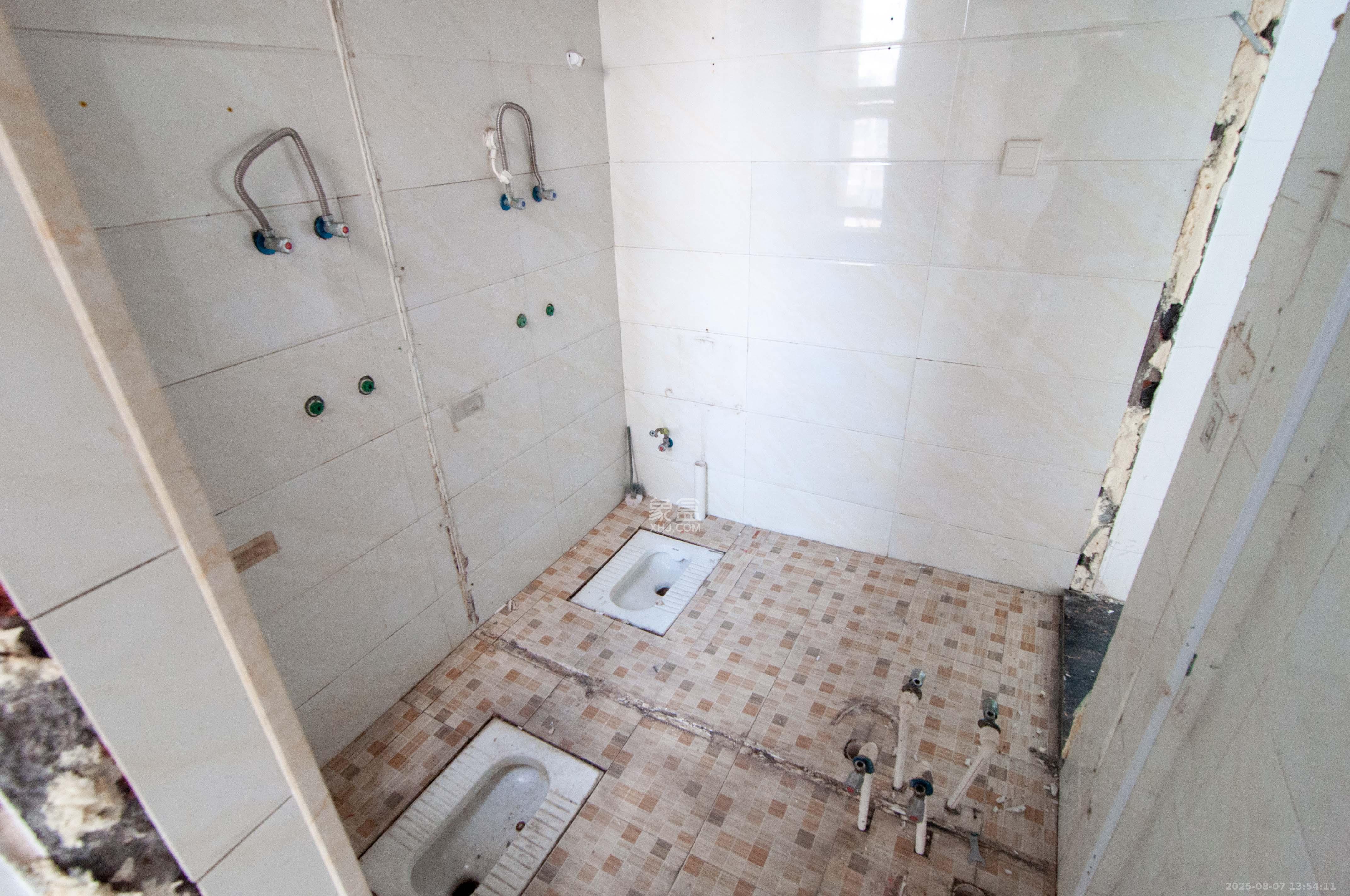 麓阳和景雅苑 5室2厅3卫 200.0万 麓阳和景雅苑 5室2厅3卫 200.0万其他