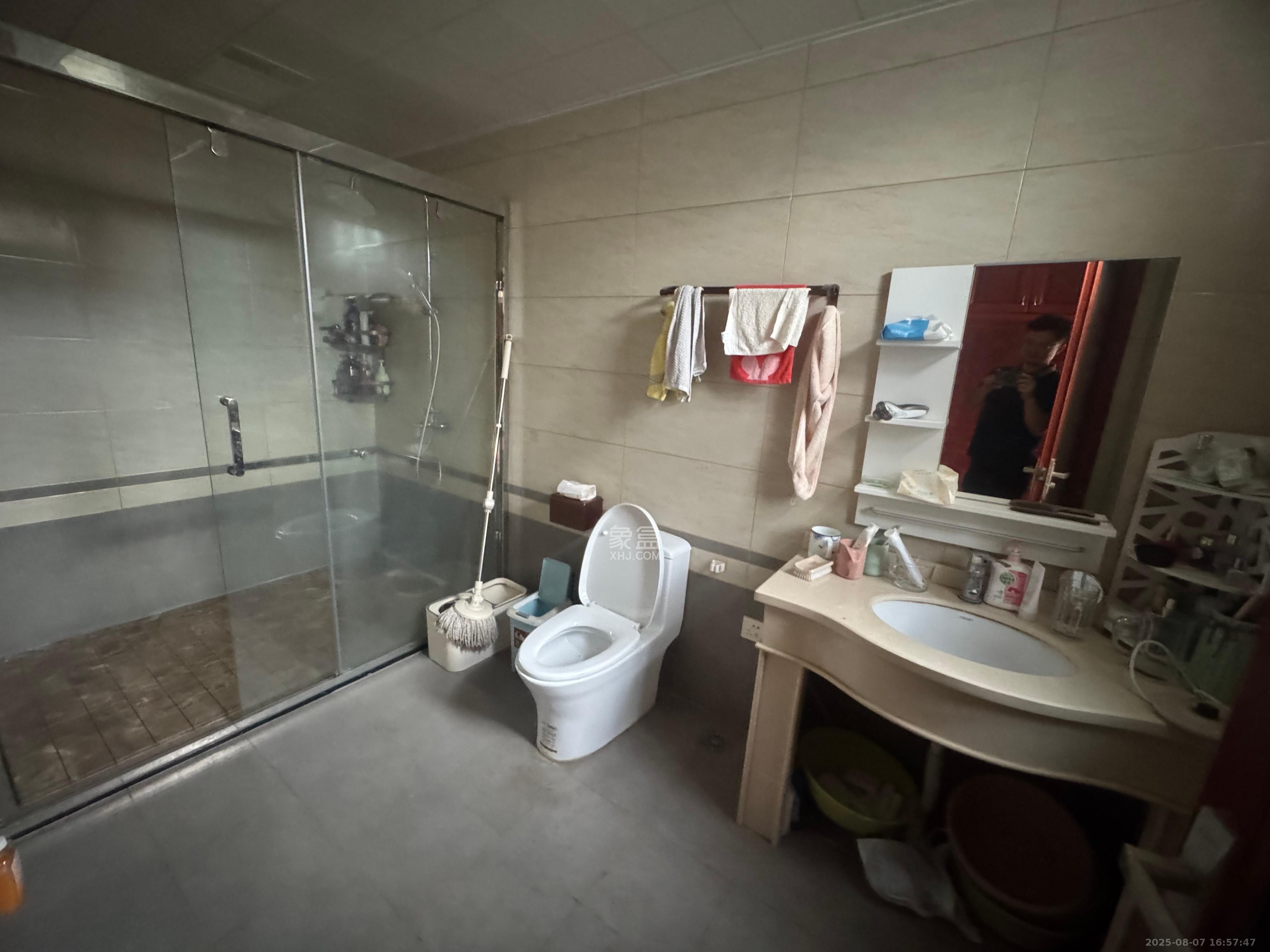 保利香槟国际  6室2厅3卫    15000.0元/月 保利香槟国际  6室2厅3卫    15000.0元/月