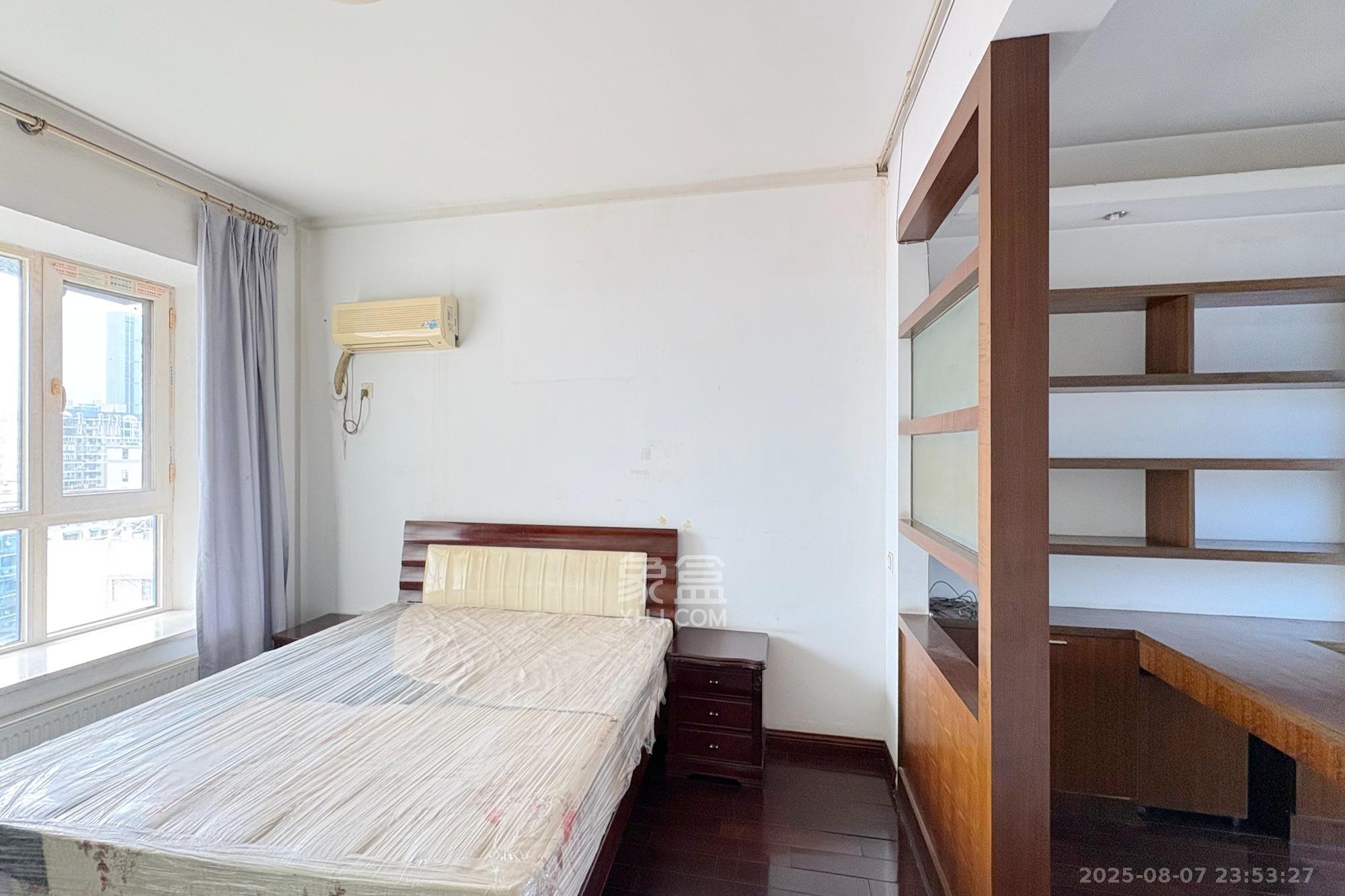 南明苑西区  4室2厅2卫    152.8万 南明苑西区  4室2厅2卫    152.8万卧室