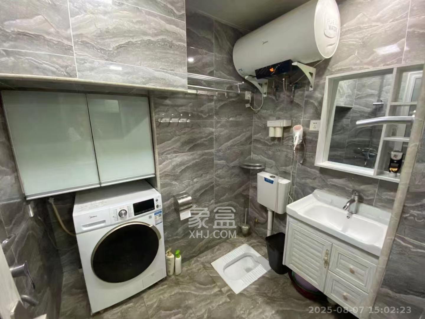 荣悦台  1室1厅1卫    2200.0元/月 荣悦台  1室1厅1卫    2200.0元/月室内图