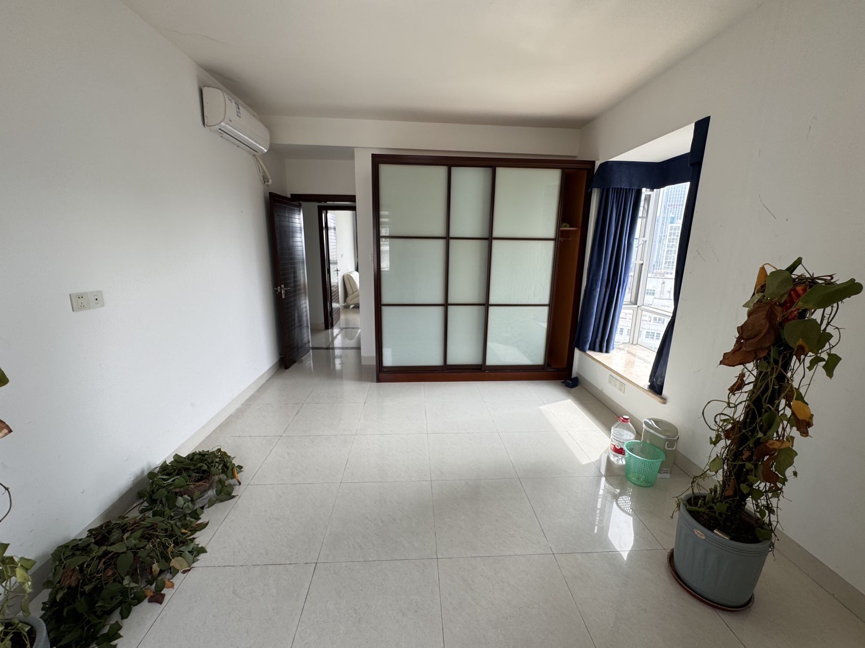 世贸雅苑 4室2厅1卫 8000.0元/月 世贸雅苑 4室2厅1卫 8000.0元/月室内图