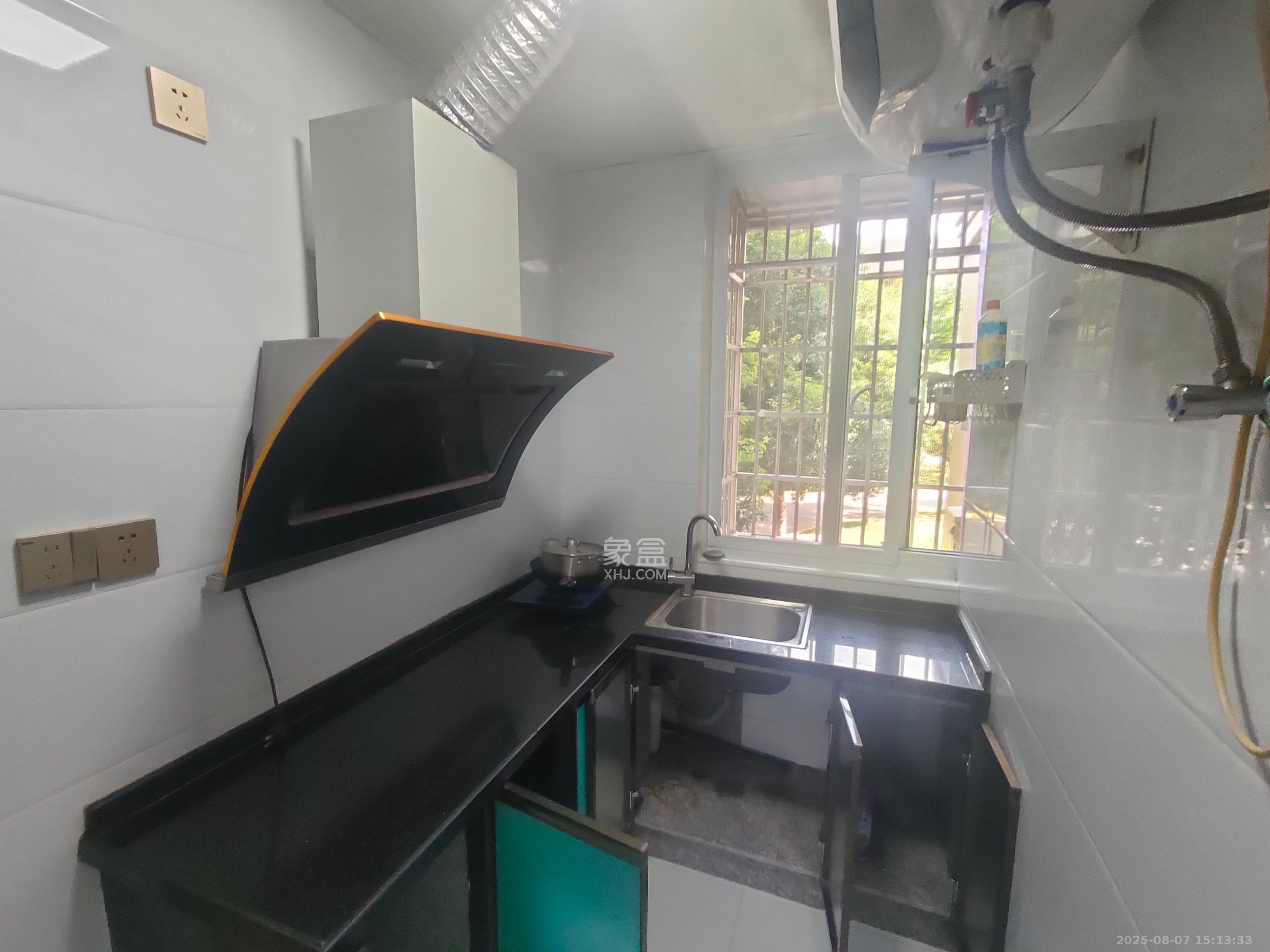 嘉顺苑  2室1厅1卫    1100.0元/月 嘉顺苑  2室1厅1卫    1100.0元/月室内图