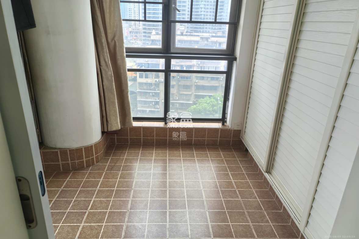 公园9号 2室2厅1卫 3800.0元/月 公园9号 2室2厅1卫 3800.0元/月室内图