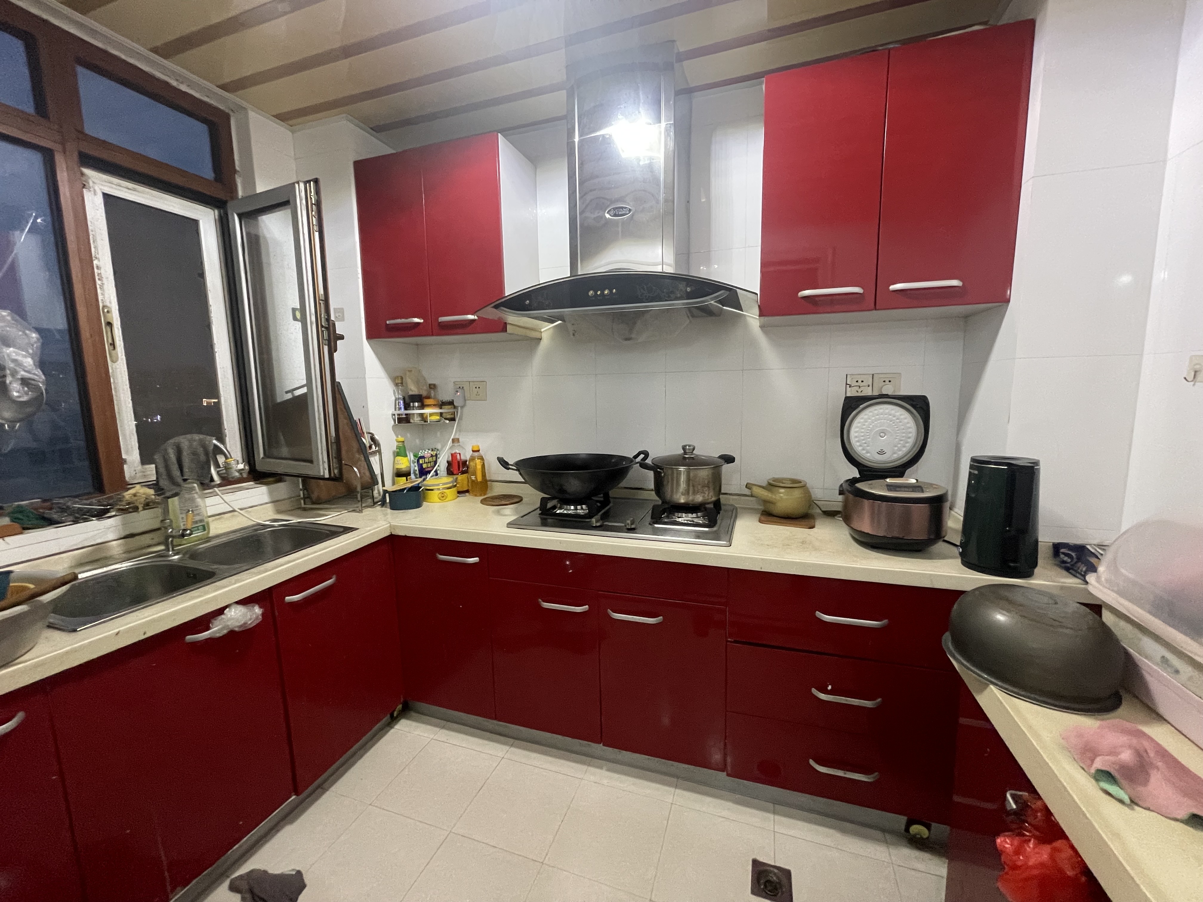 三叶铭豪 3室2厅2卫 2800.0元/月 三叶铭豪 3室2厅2卫 2800.0元/月室内图