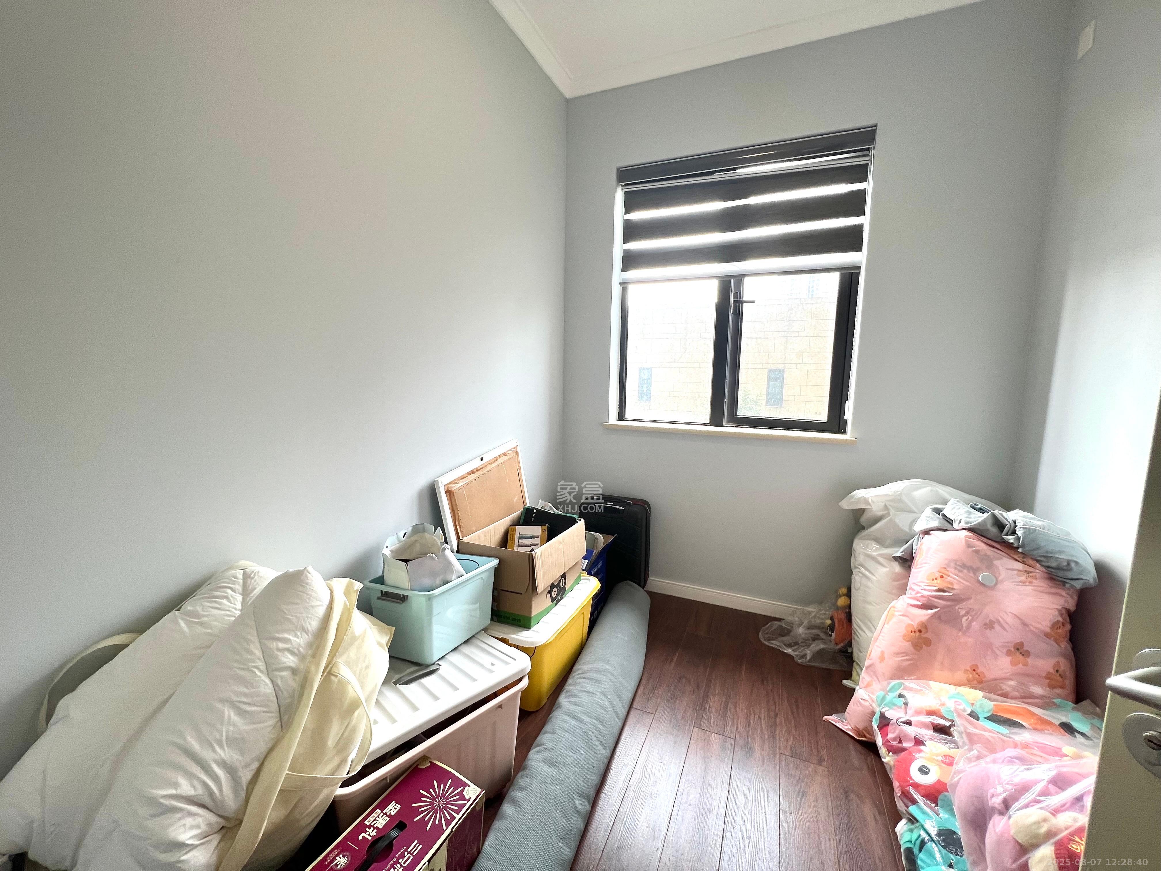 万科里金域国际  4室2厅2卫    4000.0元/月室内图