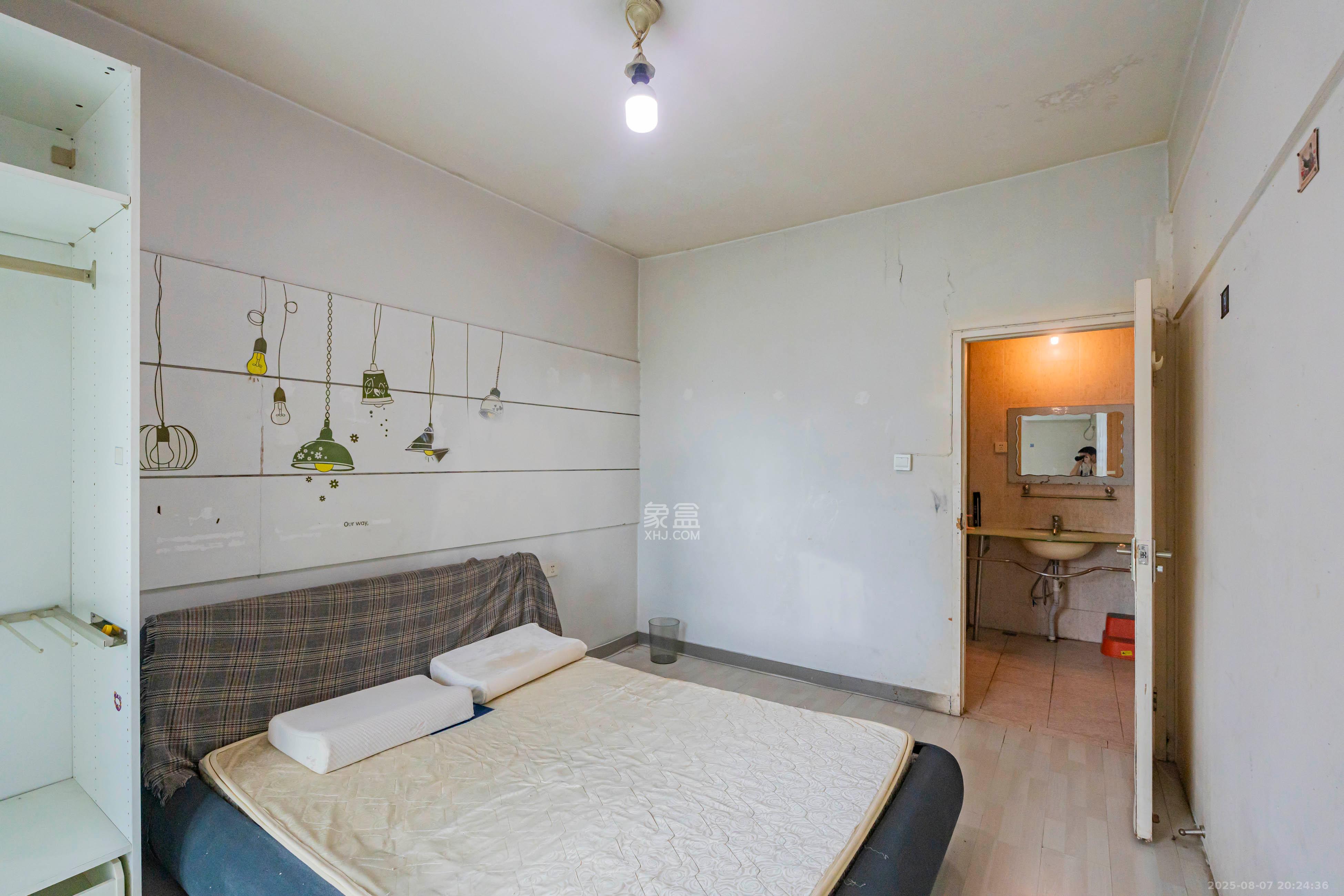 欧陆经典  2室1厅1卫    87.0万 欧陆经典  2室1厅1卫    87.0万卧室