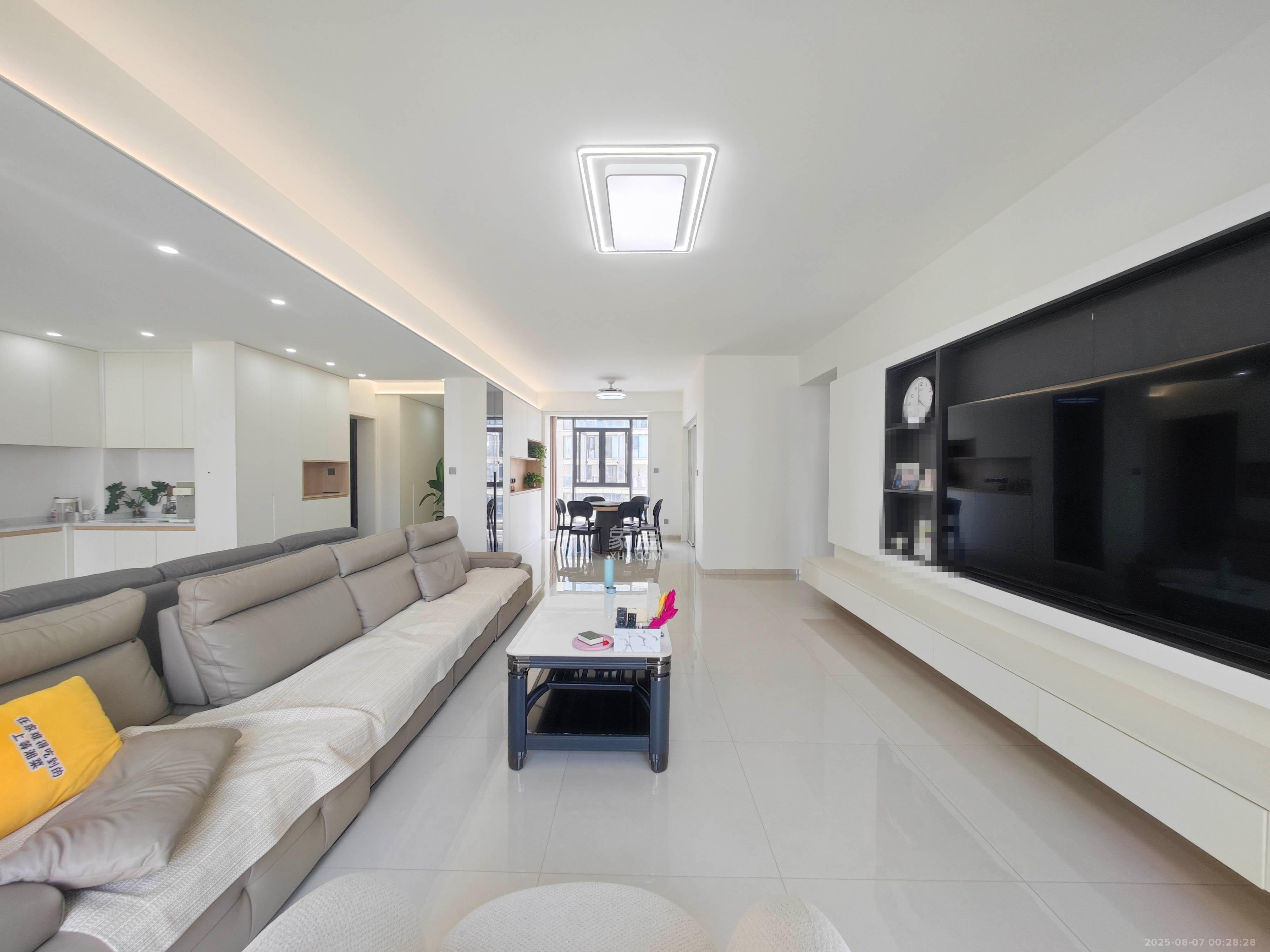 长房岭秀时代  5室2厅2卫    300.0万 长房岭秀时代  5室2厅2卫    300.0万