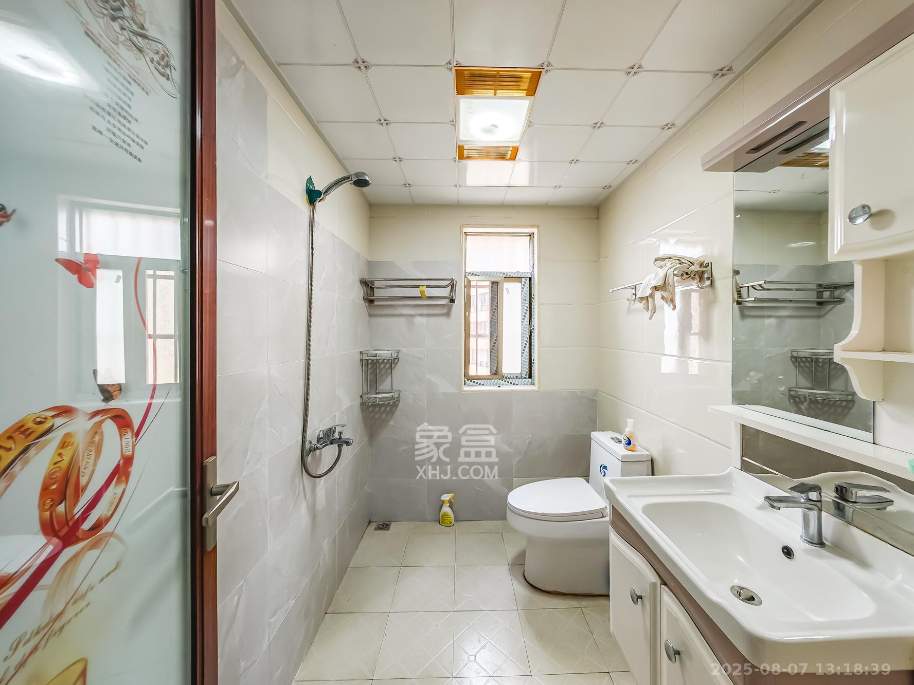 钱隆世家  4室2厅2卫    118.0万 钱隆世家  4室2厅2卫    118.0万卫生间