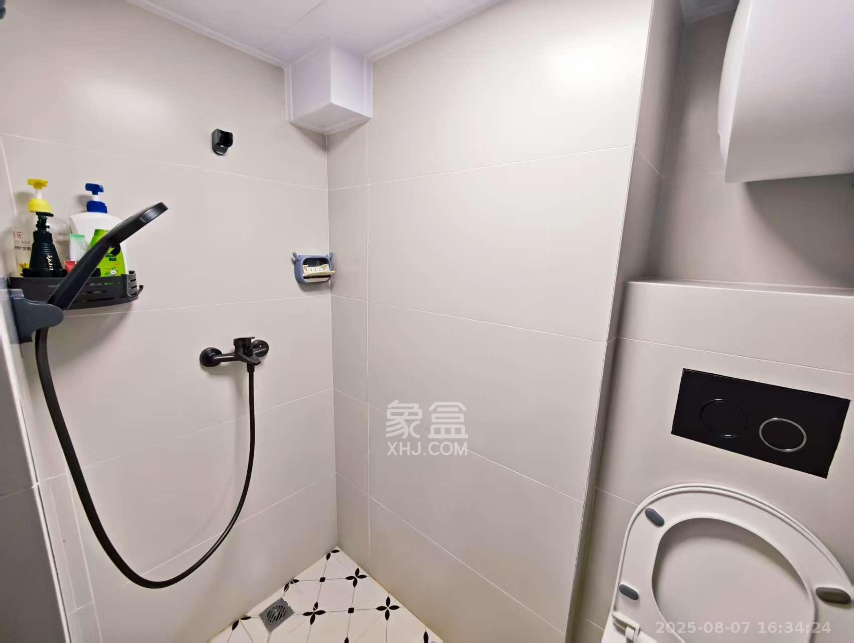 卓越中寰  2室1厅1卫    2600.0元/月 卓越中寰  2室1厅1卫    2600.0元/月室内图