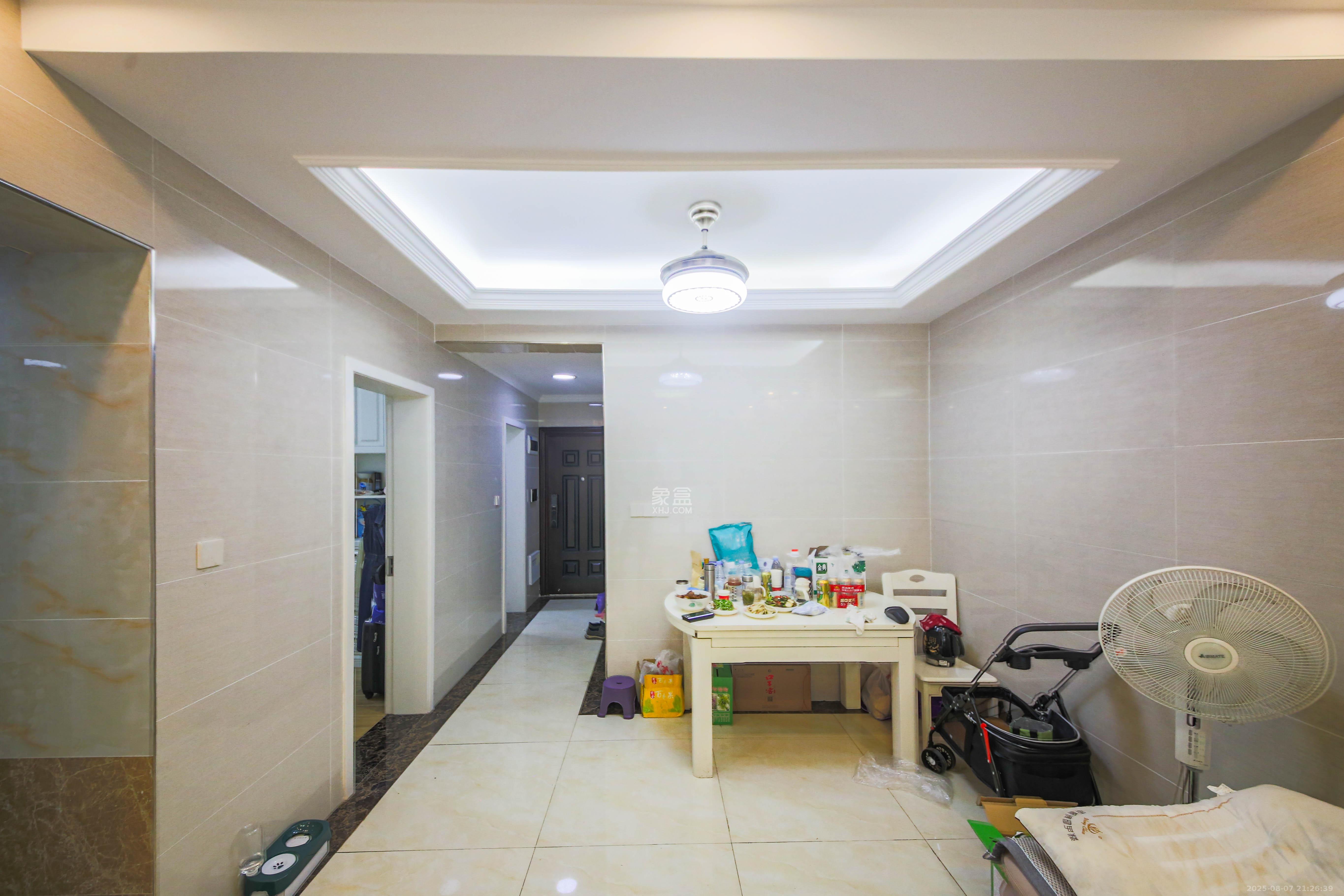 安泰嘉园（湘府邻伴）  3室2厅1卫    98.0万客厅