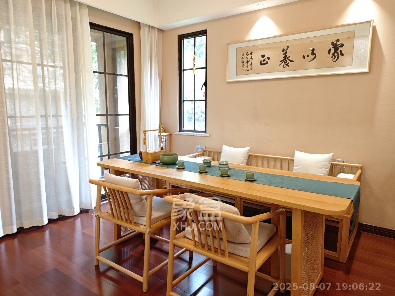 融科檀香山（融科紫檀、香山国际）  4室2厅2卫    10000.0元/月室内图