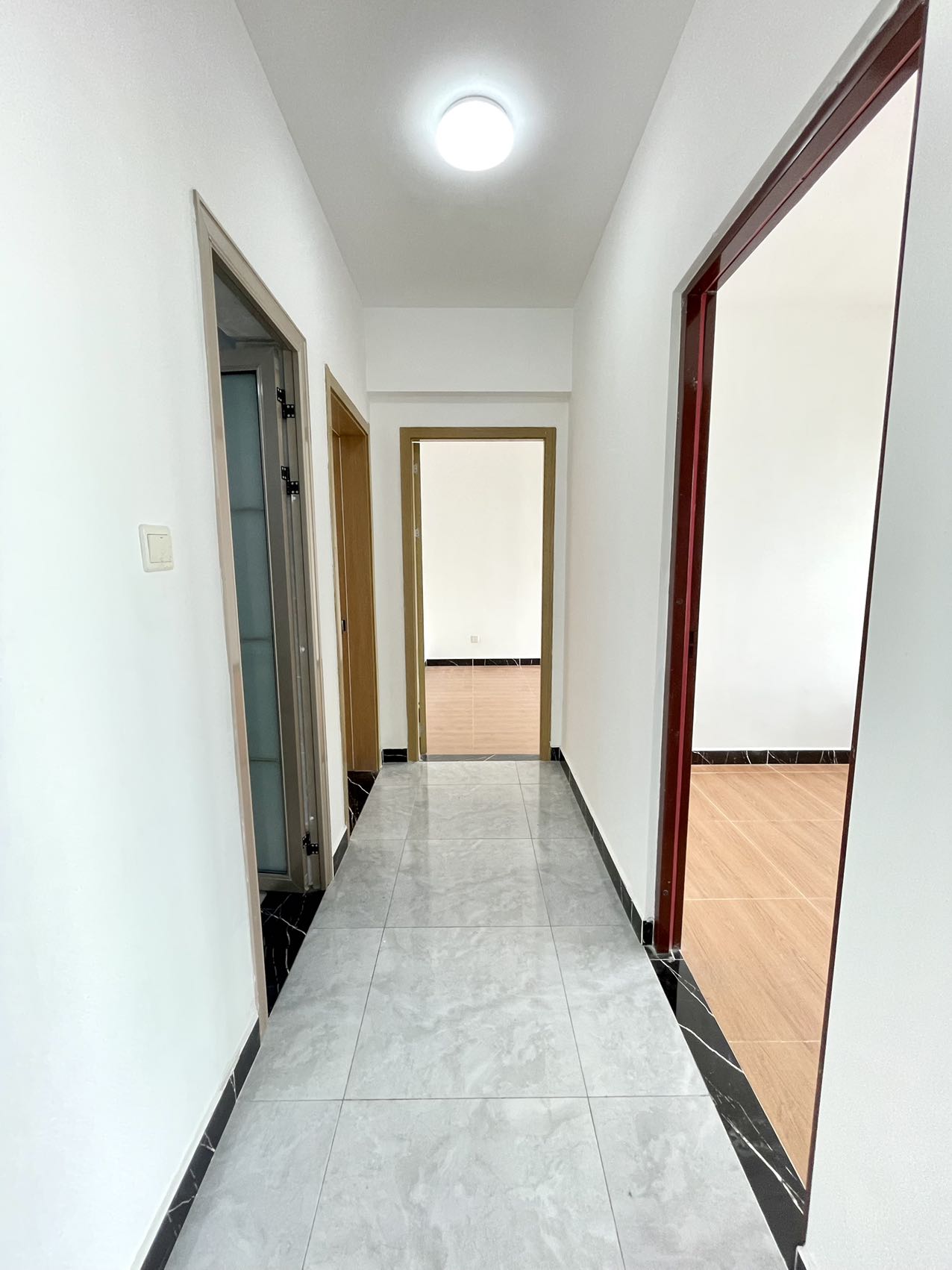 坡博家园三区  3室2厅1卫   2400.00元/月室内图