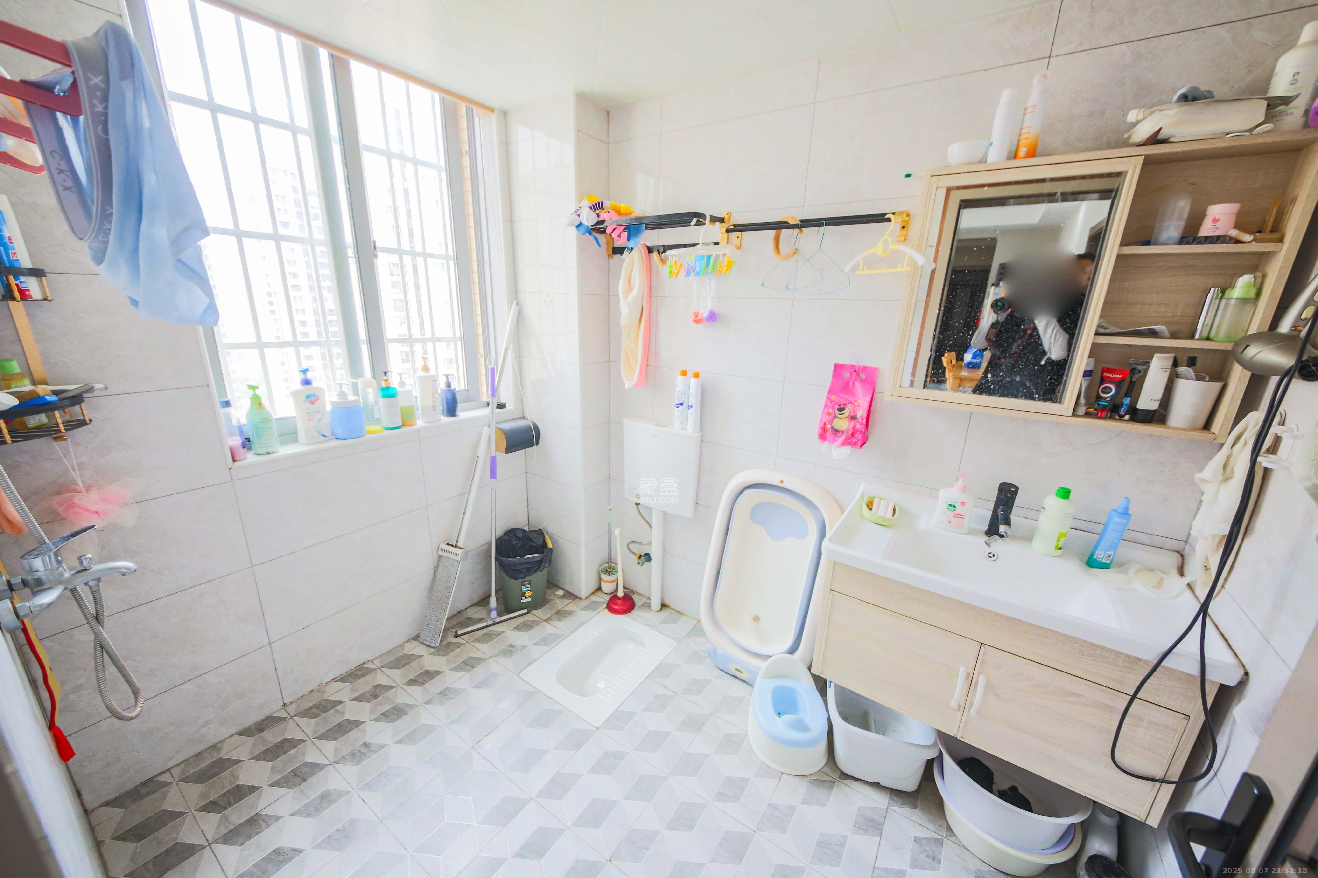 汇景豪庭  3室2厅1卫   81.00万卫生间