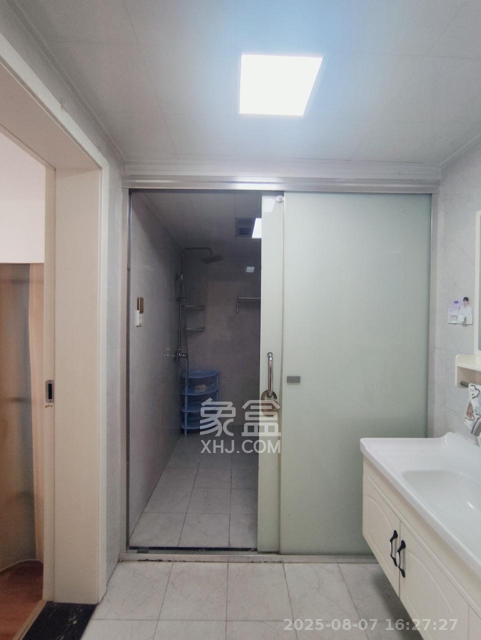 辉宏橄榄城  3室1厅1卫    1800.0元/月室内图