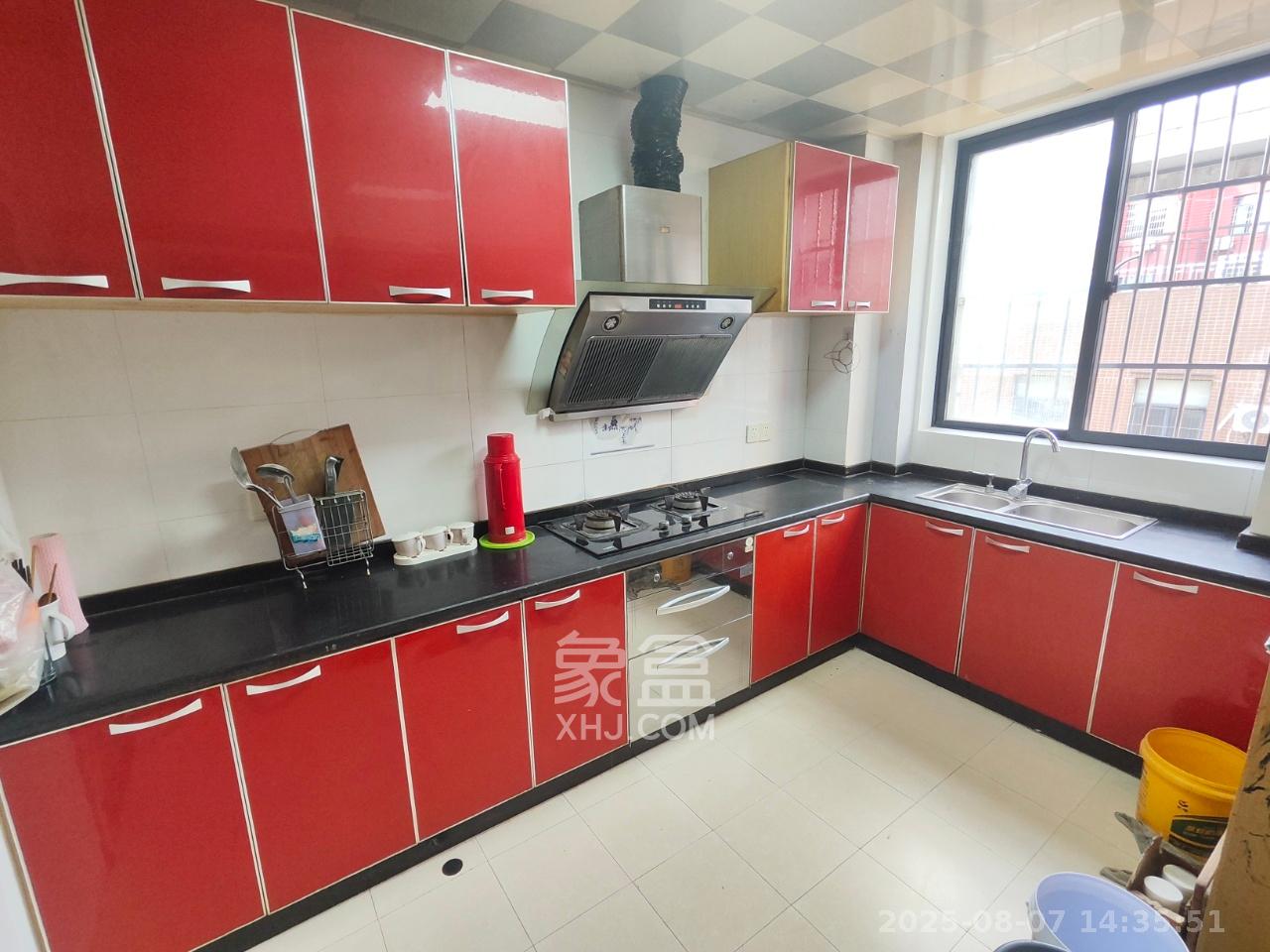 加加大街（华景苑）  3室2厅2卫    2800.0元/月室内图