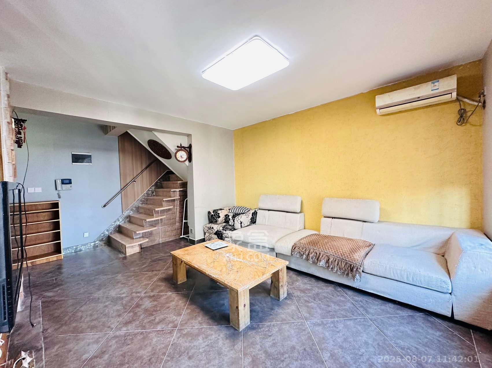 世嘉国际华城  2室2厅2卫    2700.0元/月 世嘉国际华城  2室2厅2卫    2700.0元/月