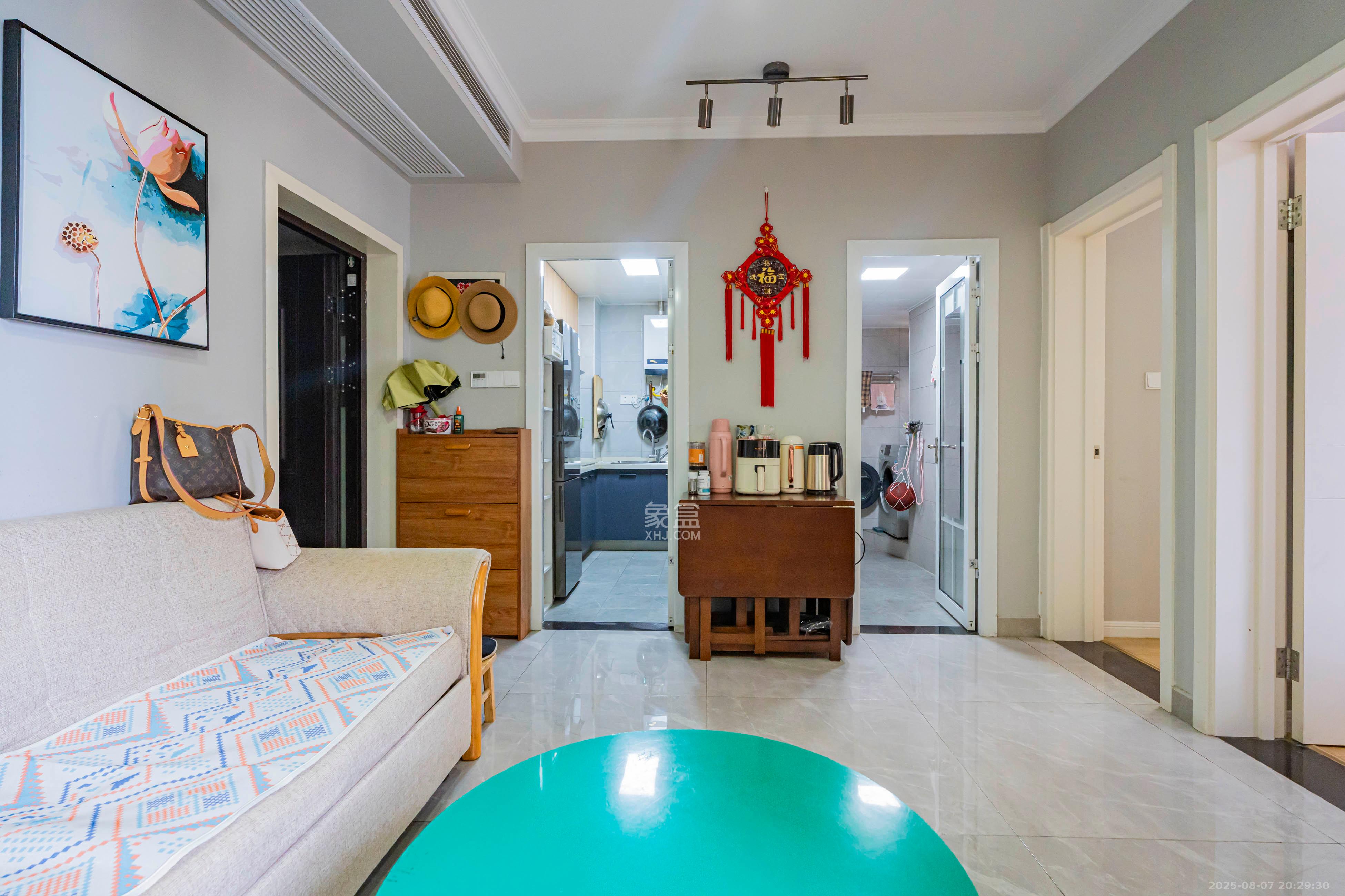 尚上美寓  2室2厅1卫    74.5万客厅