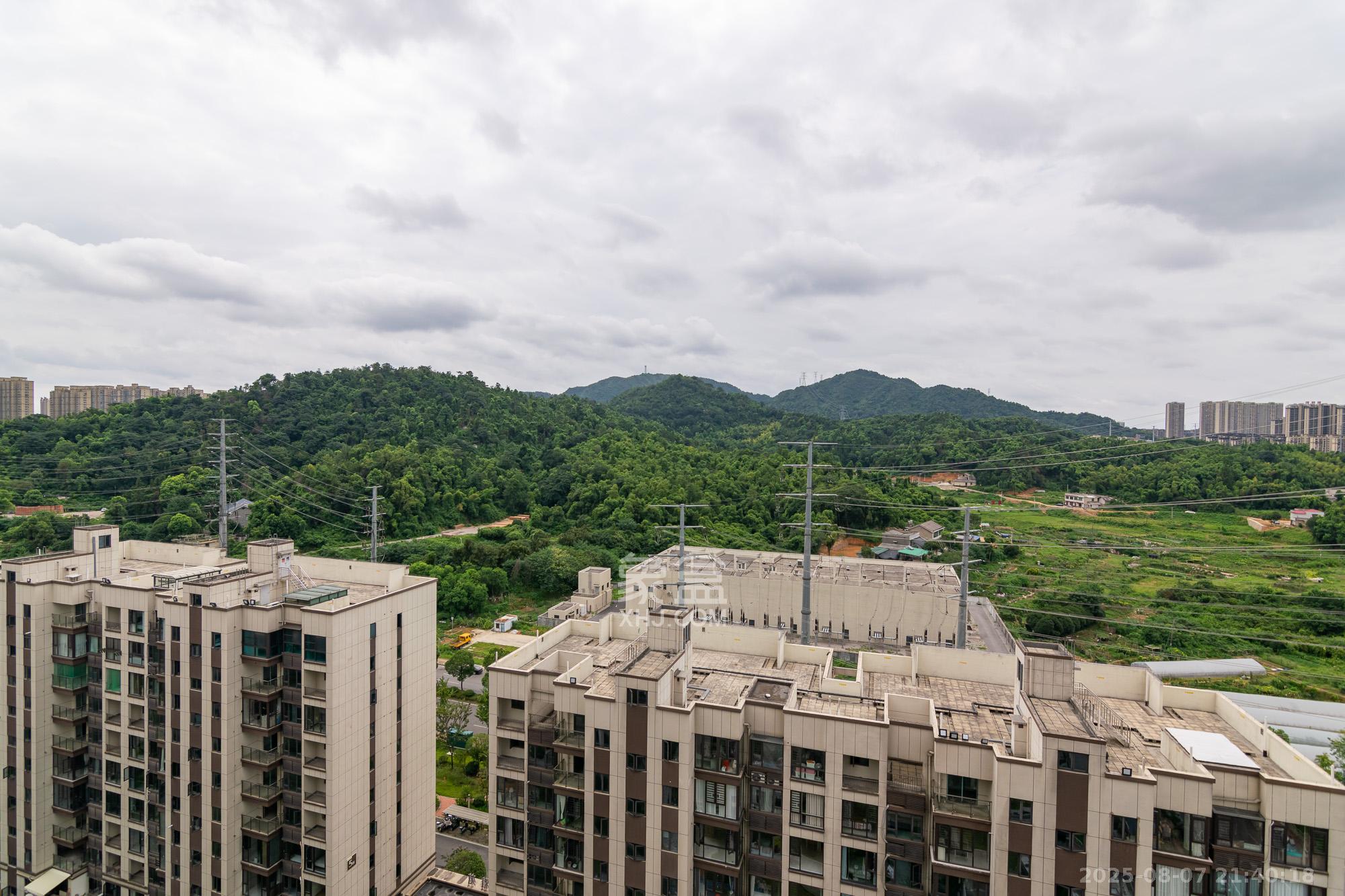 润和雅郡（润和紫郡六期）  4室2厅2卫   90.00万其他